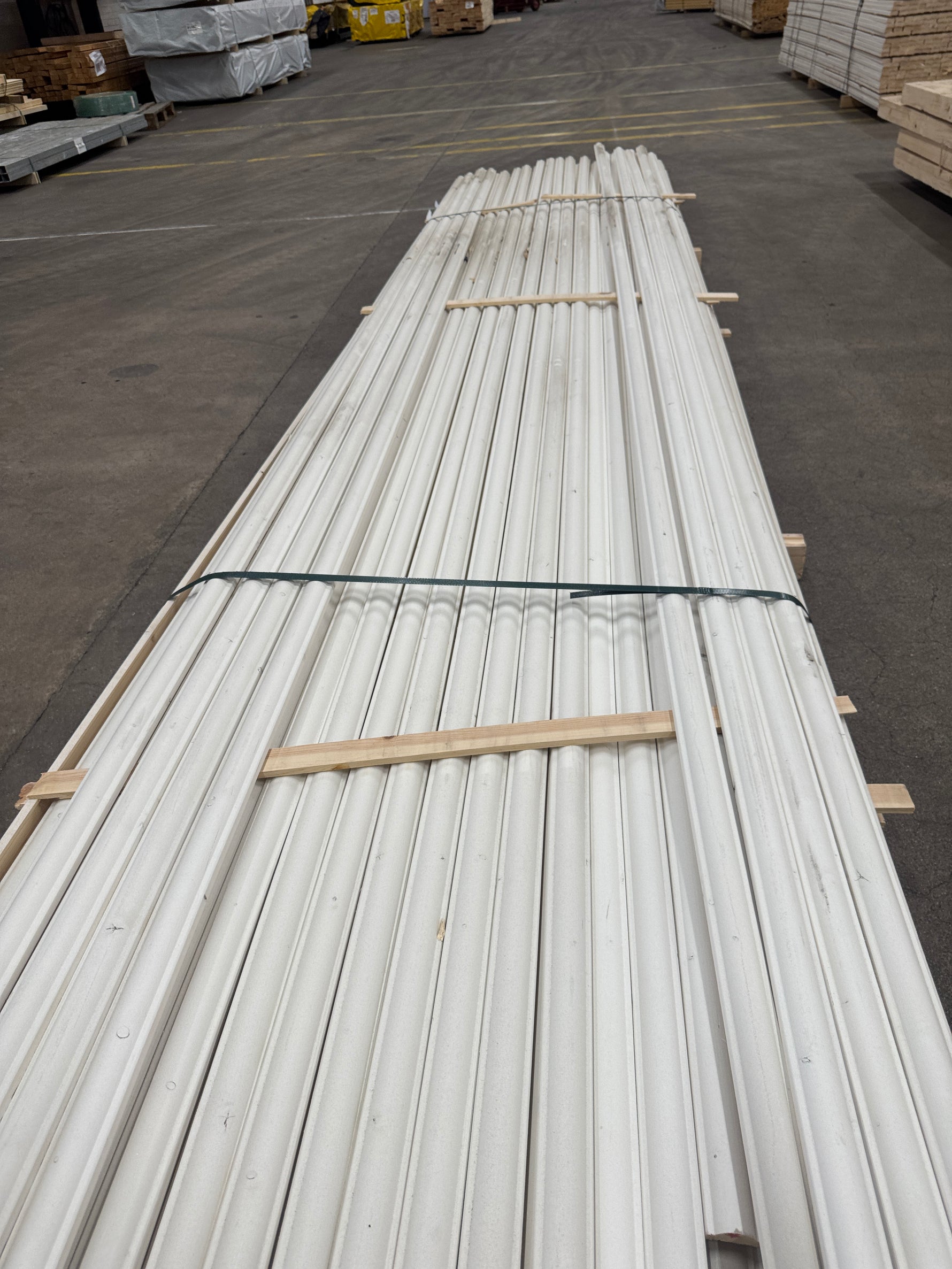 Paket Hattläkt Vitmålad 22x45mm 4,50m – 120 st
