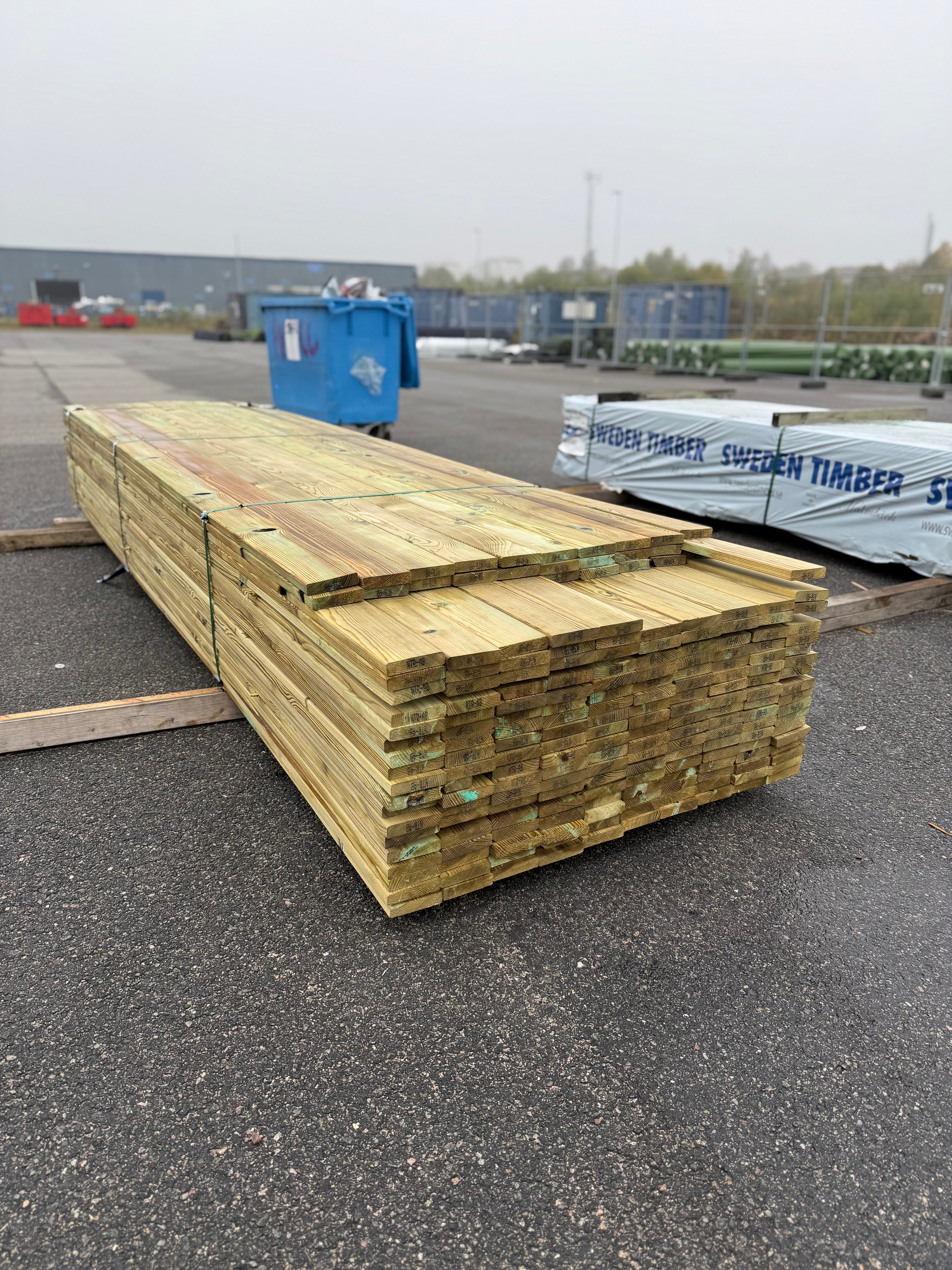 Paket Tryckimpregnerad trall 22x95 – 200 st 3,3-3,60m (B-sortering)