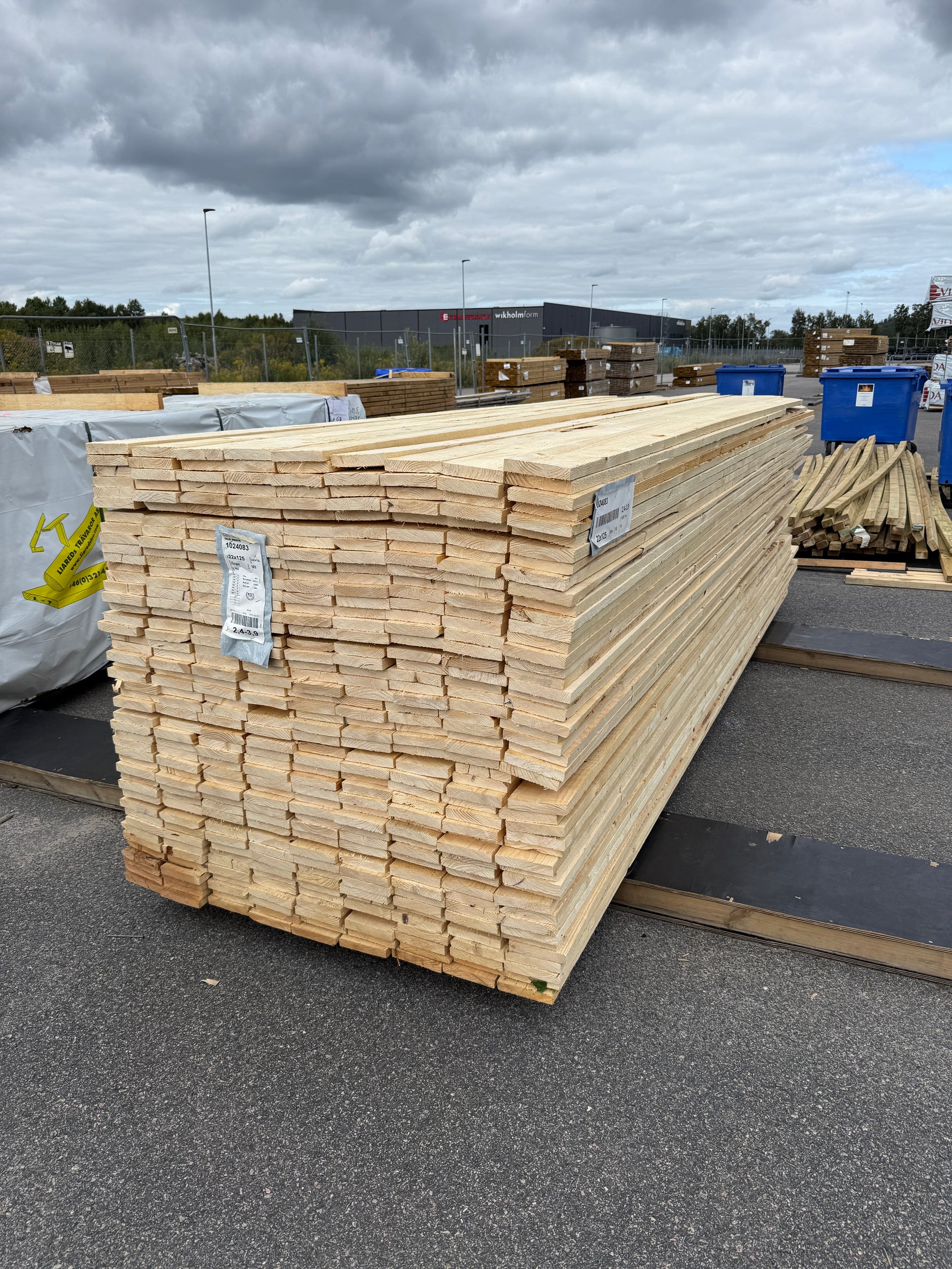 Paket Råsågade Brädor 22×125 mm – 411 st (2,40-3,90m)