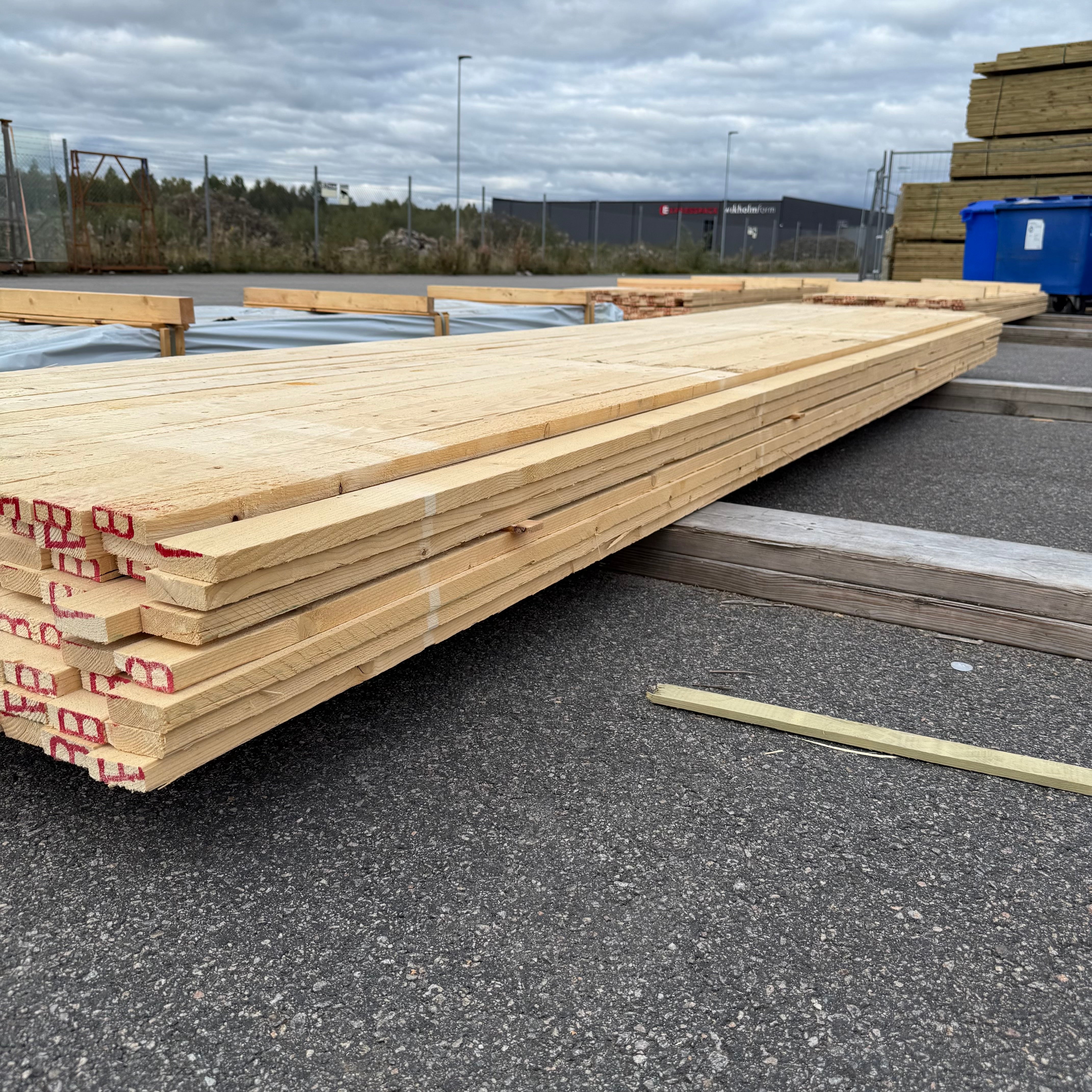 Paket Brädor 19x63mm – 119 st (4,50 m, gran, ohyvlad/råsågad)