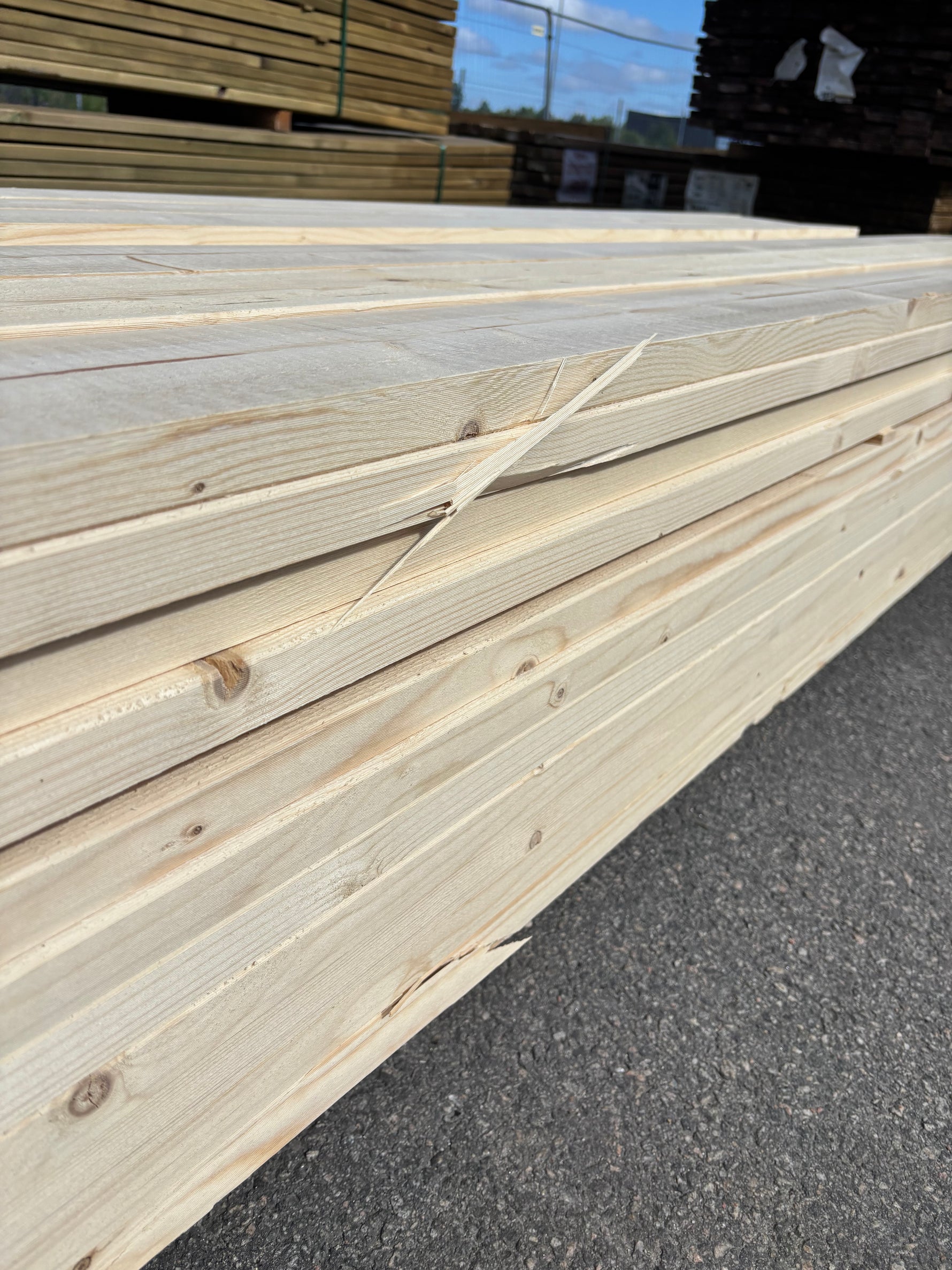Paket Finsågade Brädor 28x145mm 76st 3,60m