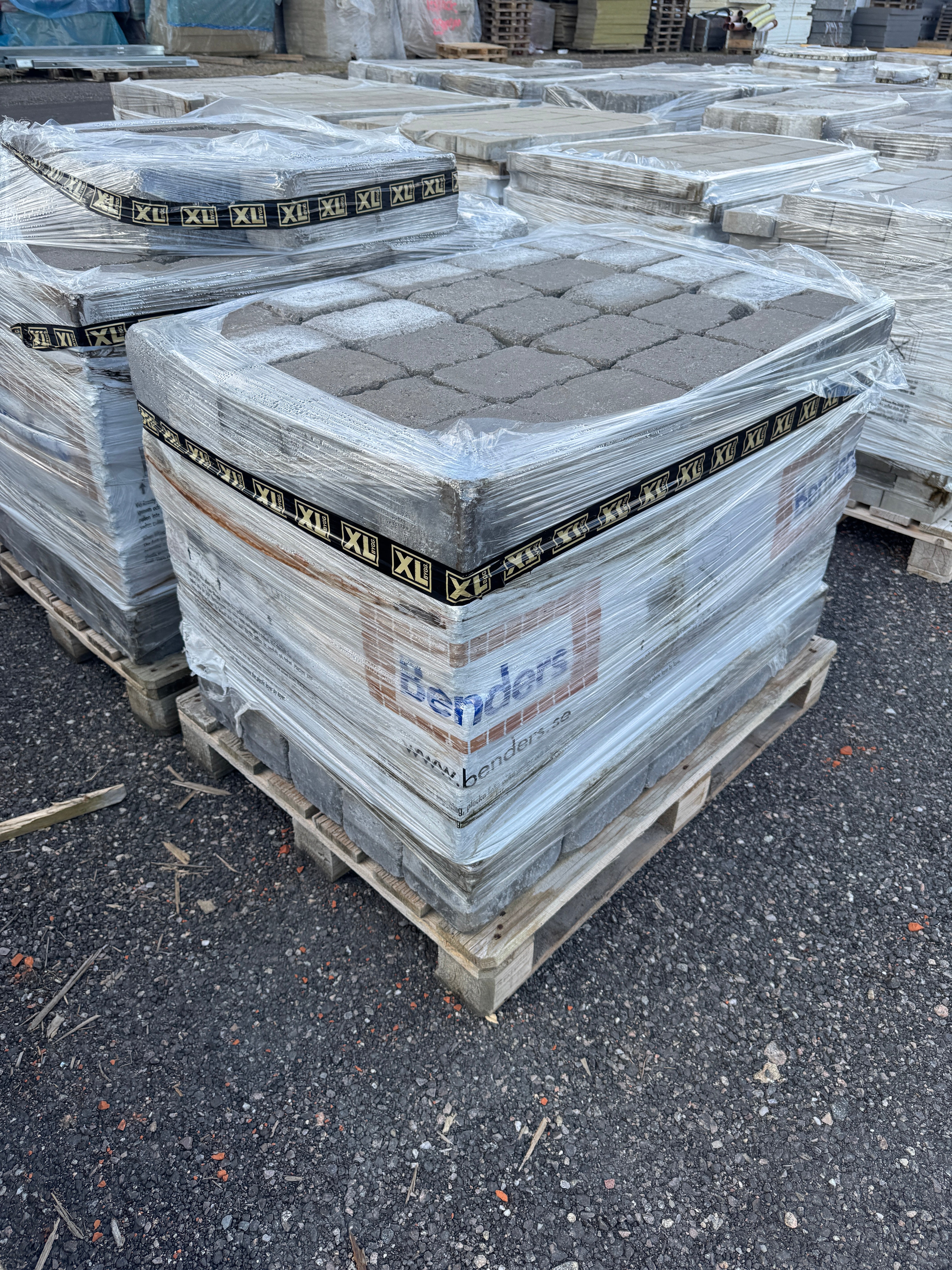 Mursten 210x140x140mm – 2 pall  (totalt 264 st) (20kr/st)