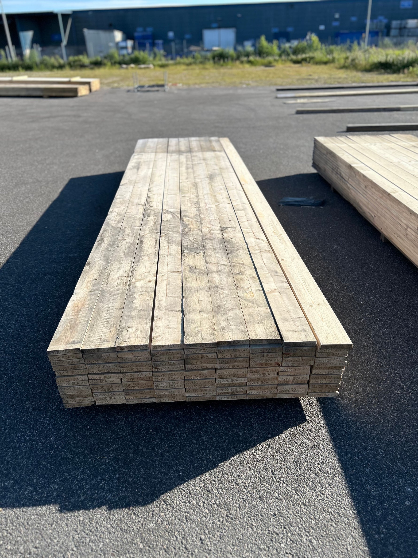 Paket Finsågade Brädor 22x120mm, 108st 4.20m Fuktskadat
