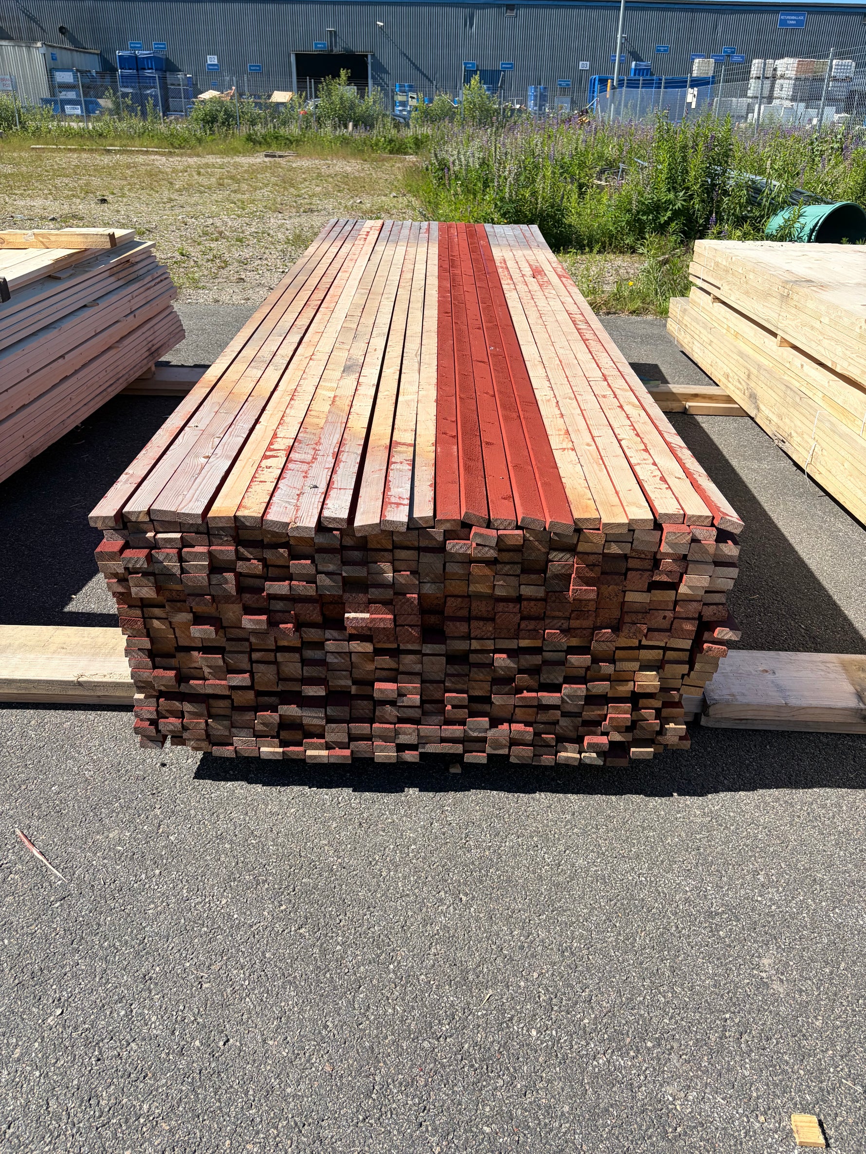 Paket Finsågade Brädor 22x45mm, 529st 3.60m- Falu Rödfärg