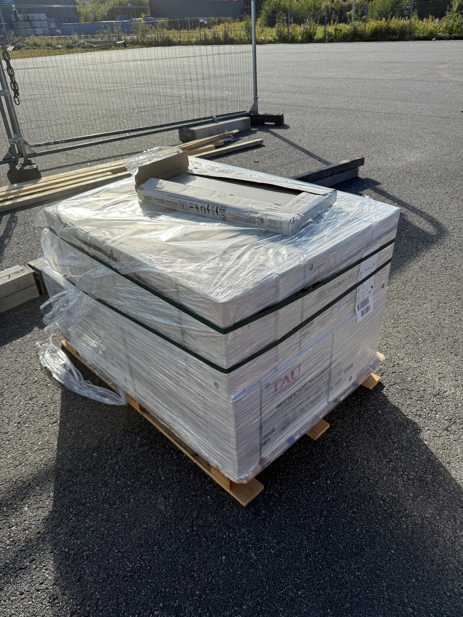 Parti Granitkeramik Tundra Greige 30×60 cm – 48,24kvm