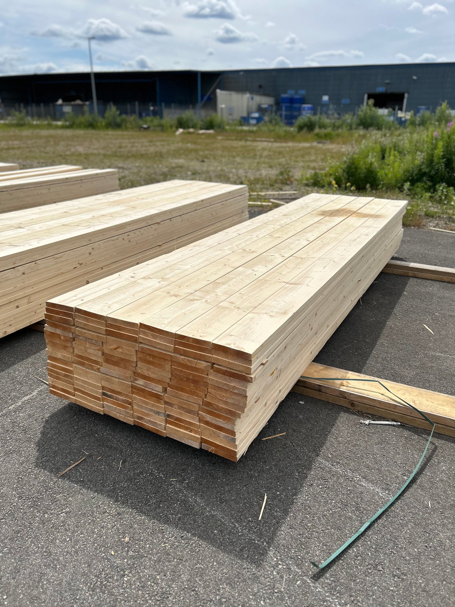 Paket Finsågade Brädor 28x170mm 3,90m 102st- Obehandlade