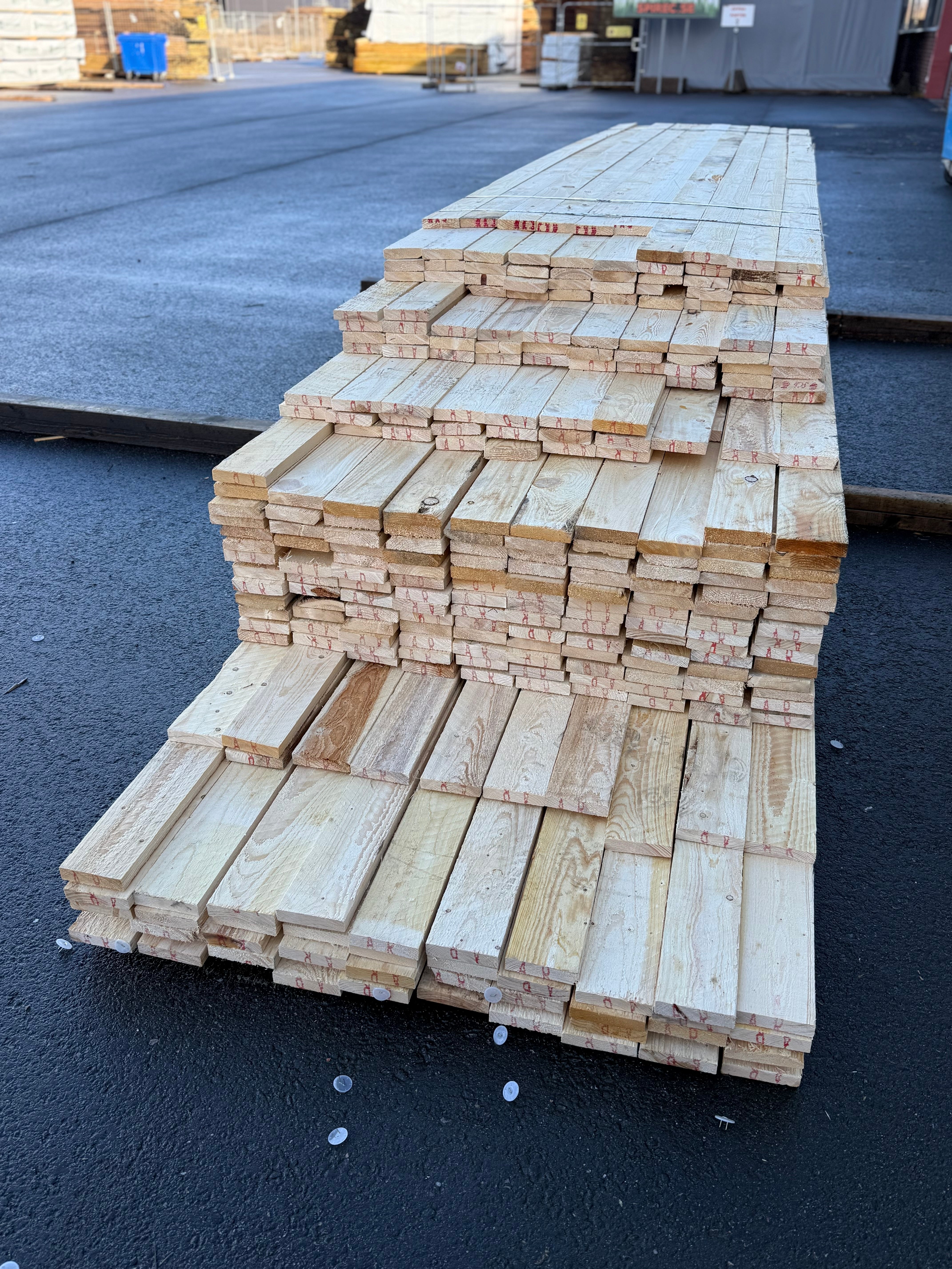 Paket Brädor 22x100mm Råsågade – 289 st (3,6–5,4 m, gran, obehandlad)