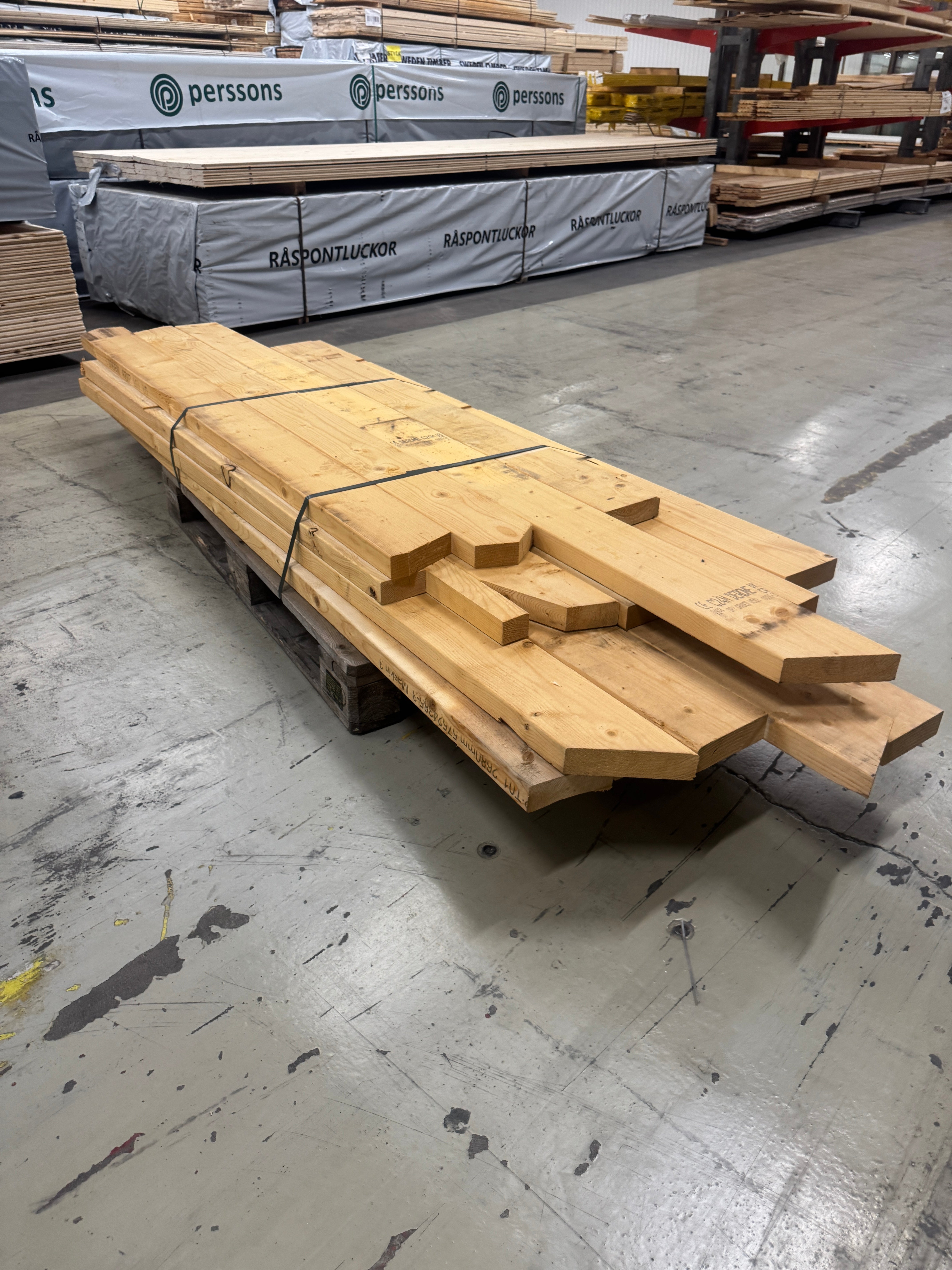Paket Virke 45x145 – ca 19 st (1,80–2,60 m, Gran)