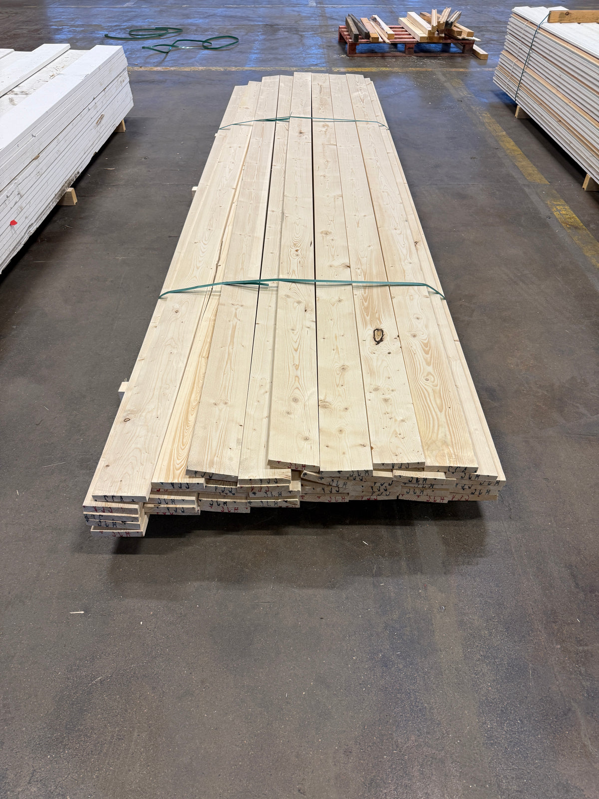 Paket Finsågade Brädor 22×120 mm – 3,60 m – 43 st