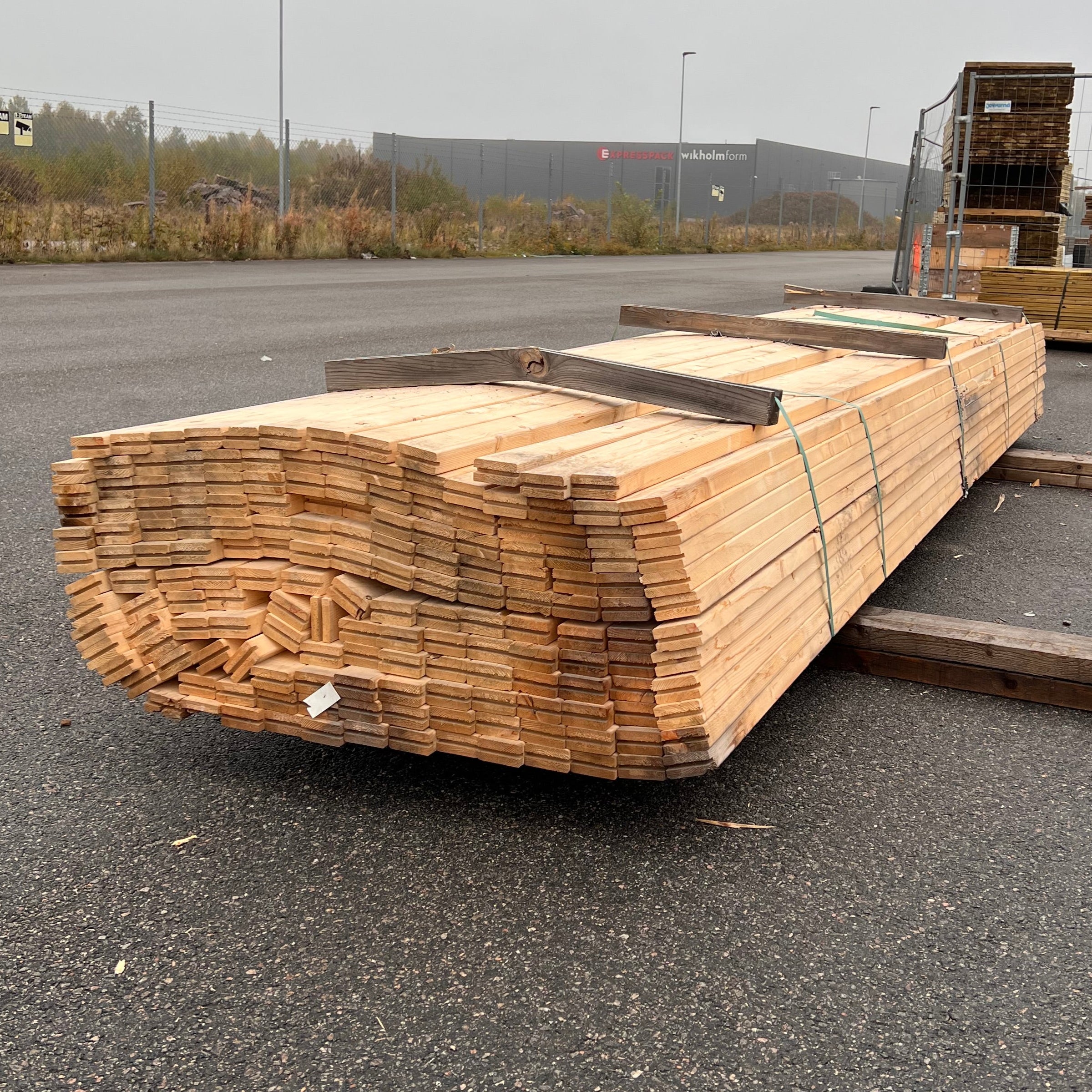 Paket Ändspontad Läkt 35x70 73st 4,50m (B-Sortering)