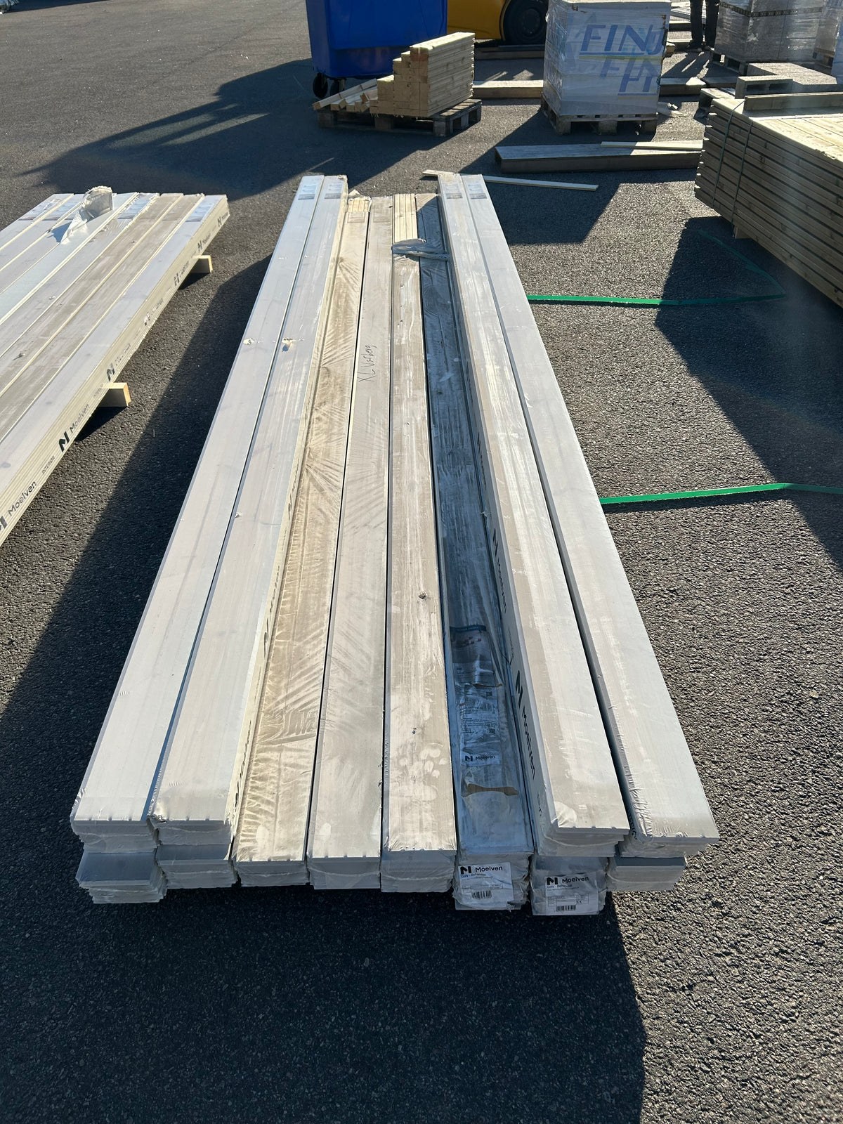 Parti Helträgolv Moelven 14×117×4200 mm – Borstad Grå, 44,4 m²