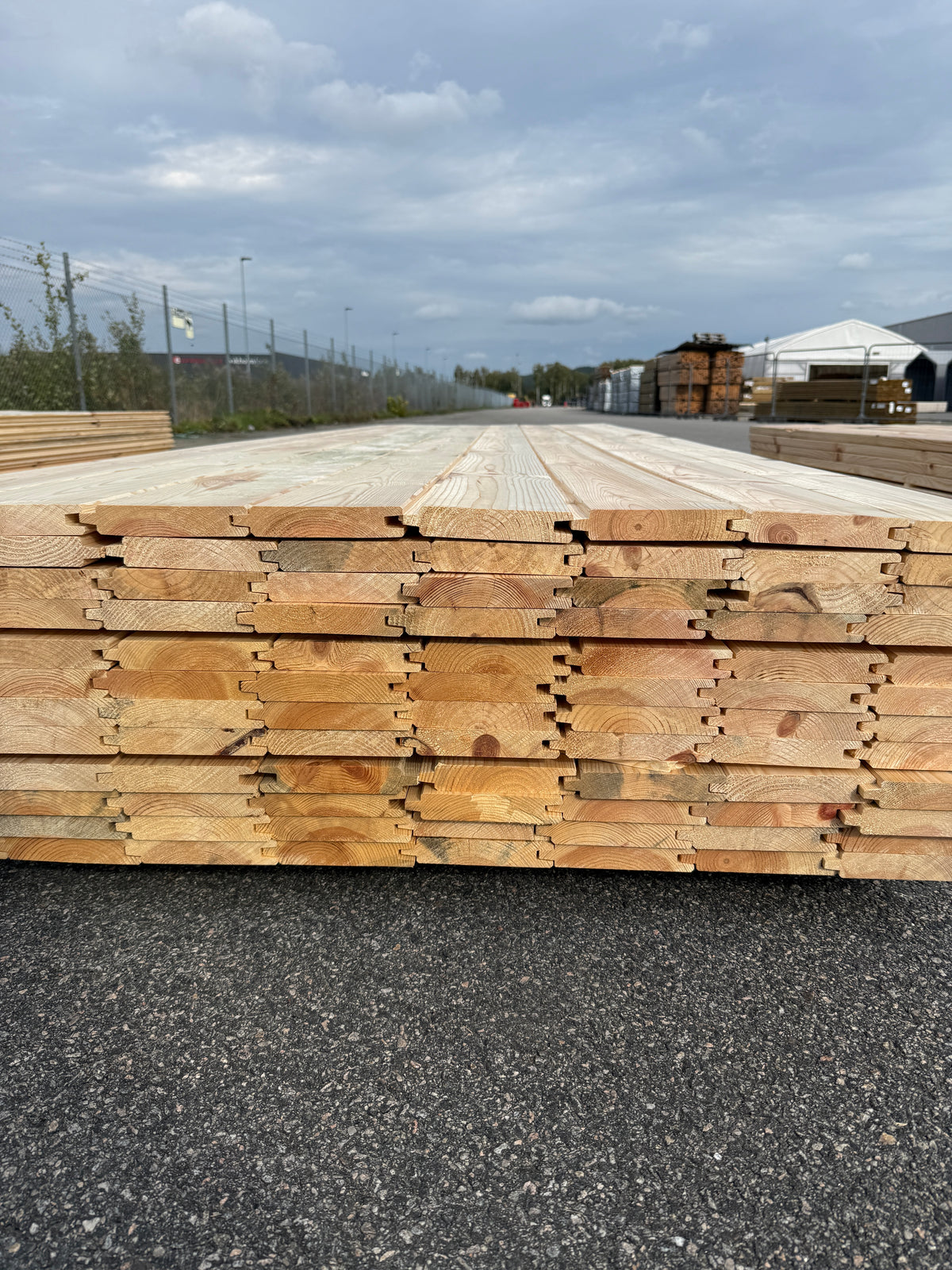Paket Spontade Brädor 27x145mm Furu 3,60m – 96st (Andra Sortering)
