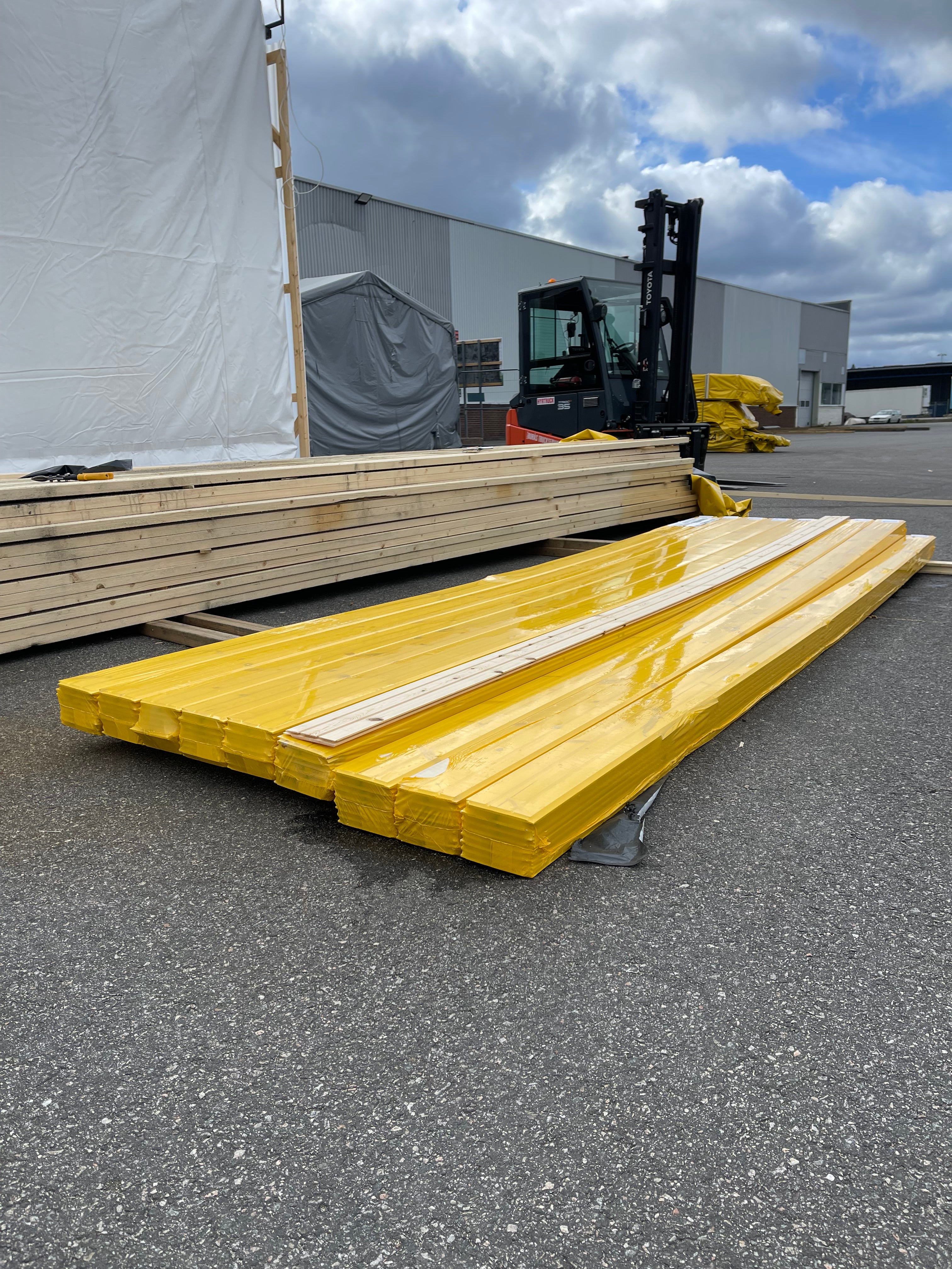 Paket Spårpanel Furu 12x120 mm – 3,56 m – 72 st – Sekunda (4019)