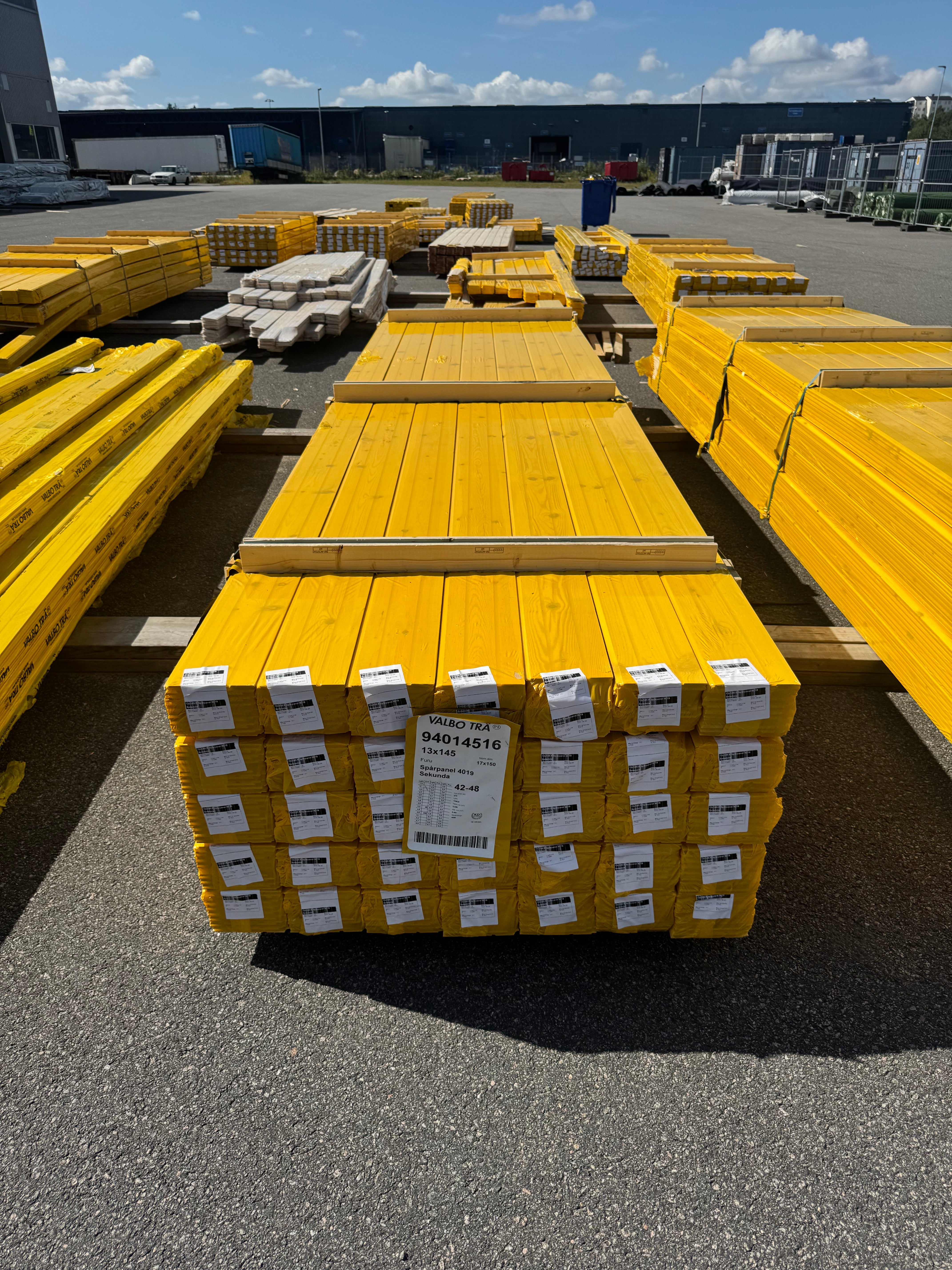 Spårpanel 13x145 Furu – Sekunda (obehandlad)