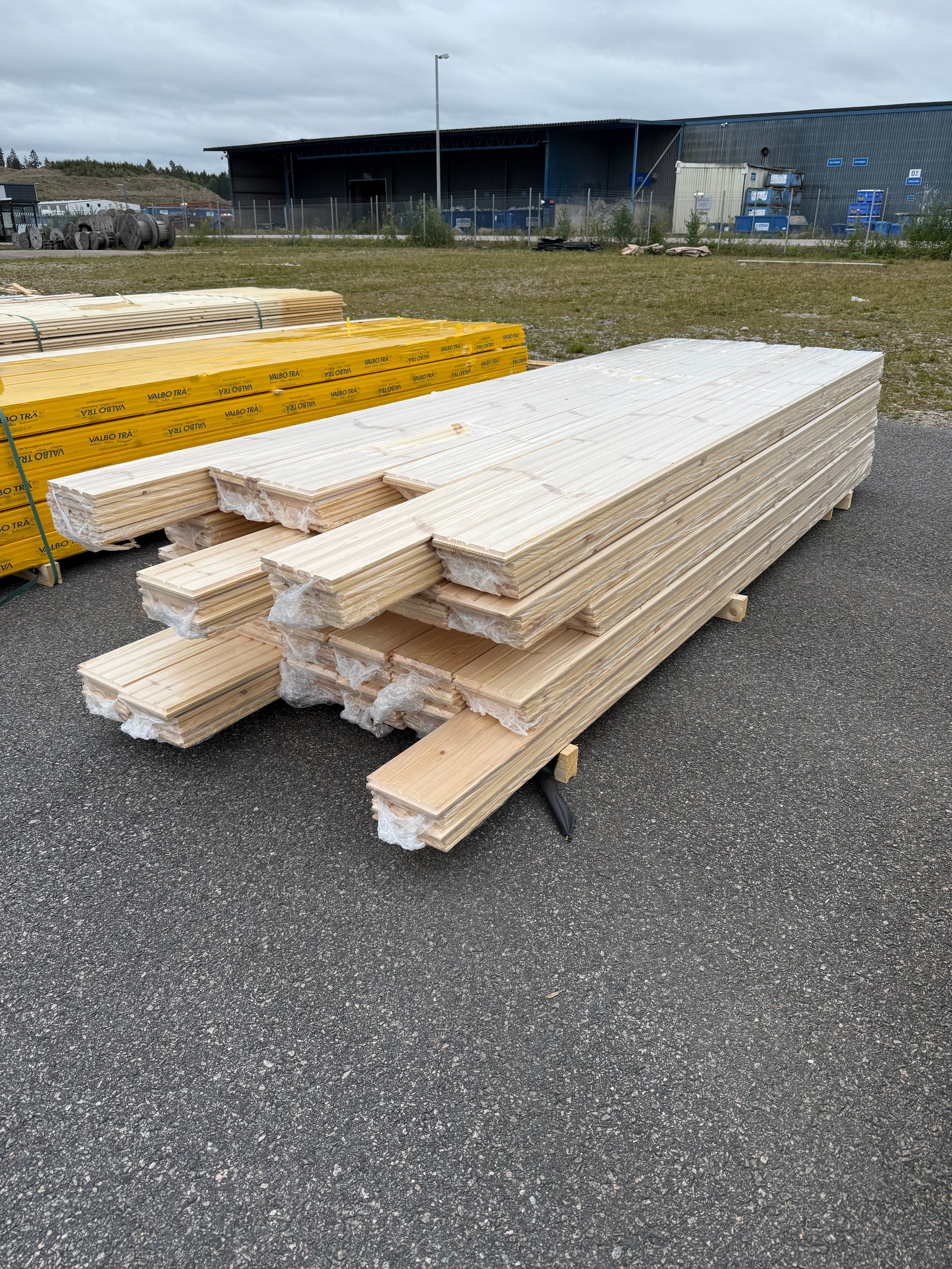 Parti Furugolv Borstad Ljusgrå Ekonomi 25x160 mm – 56,64 m²