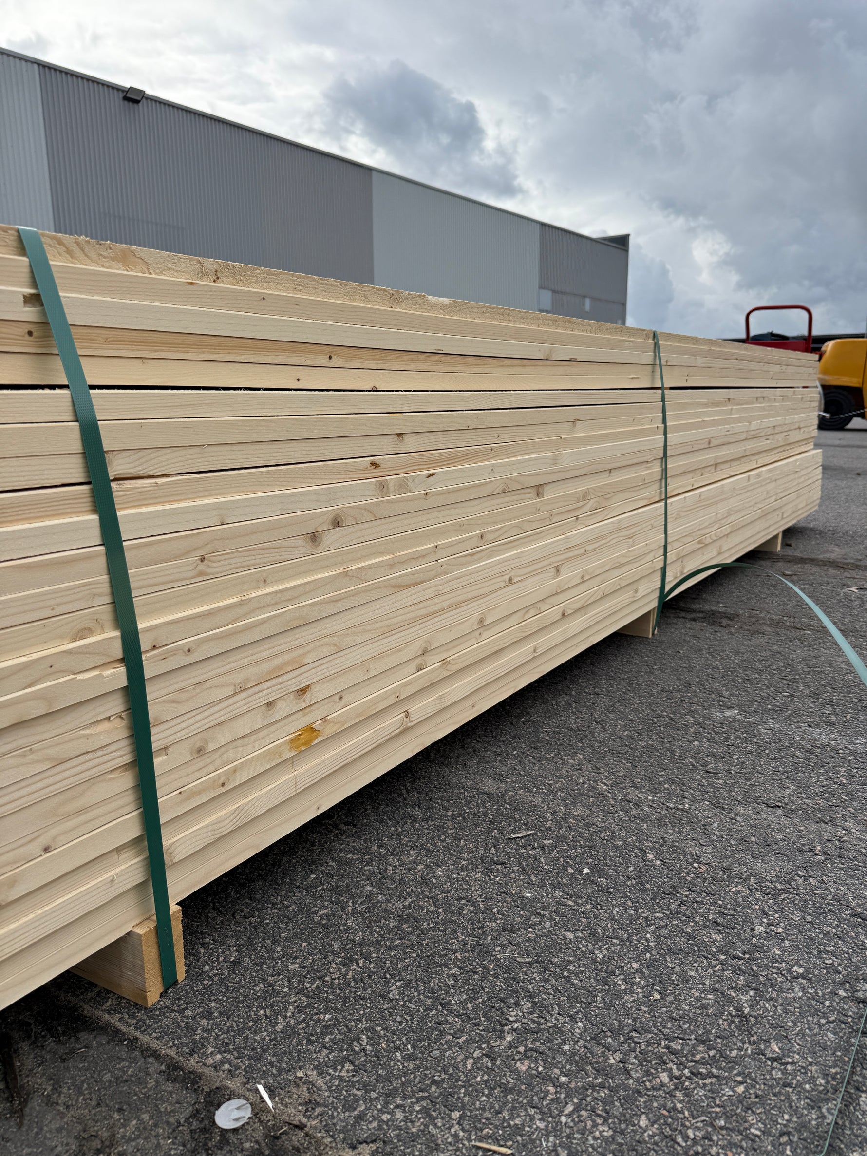 Paket Finsågade Brädor 22x95 mm – 3,60m 275st (Obehandlade)