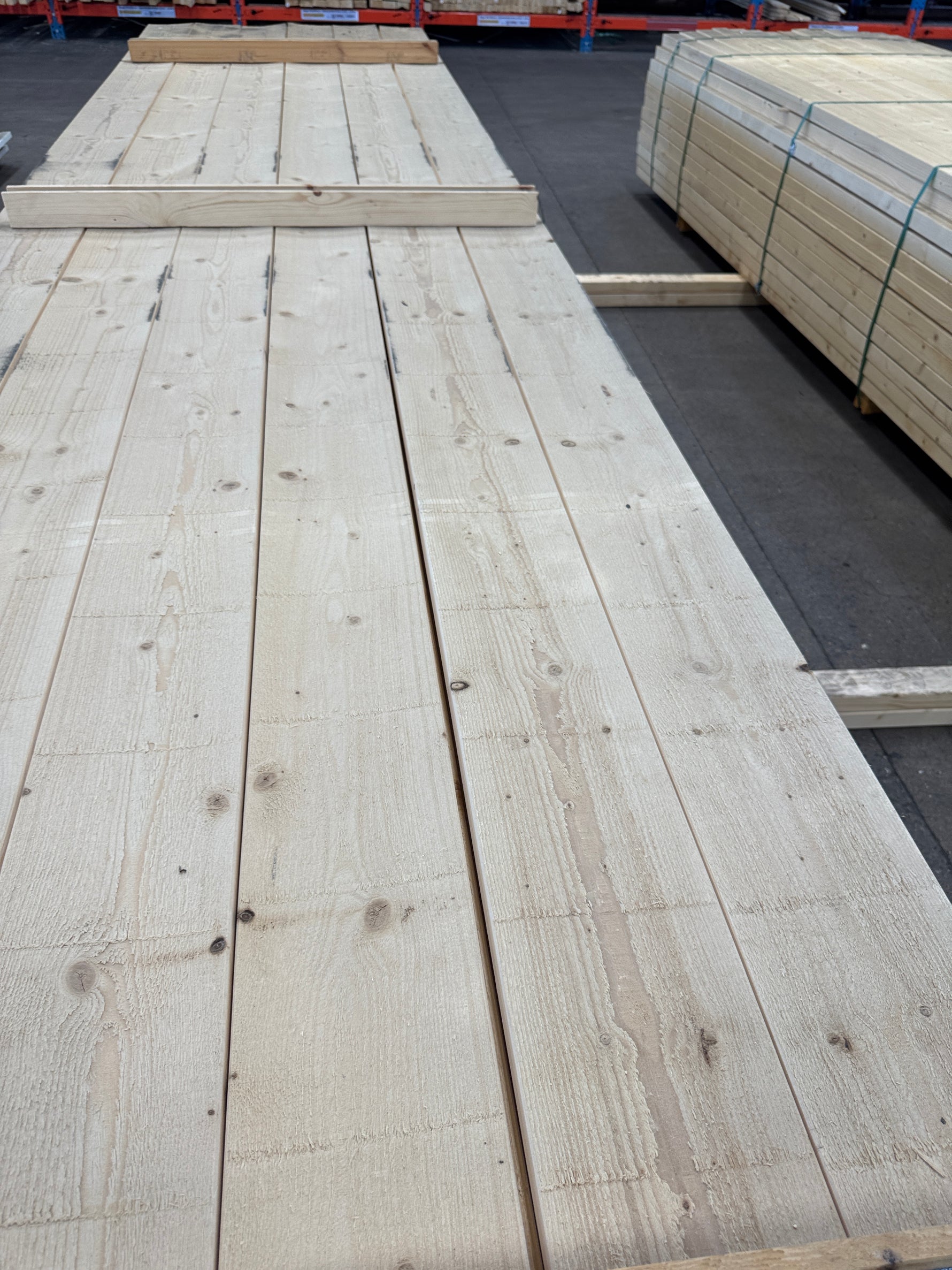 Paket Finsågad Panel 22x165mm 4,80m – 150 st Revor