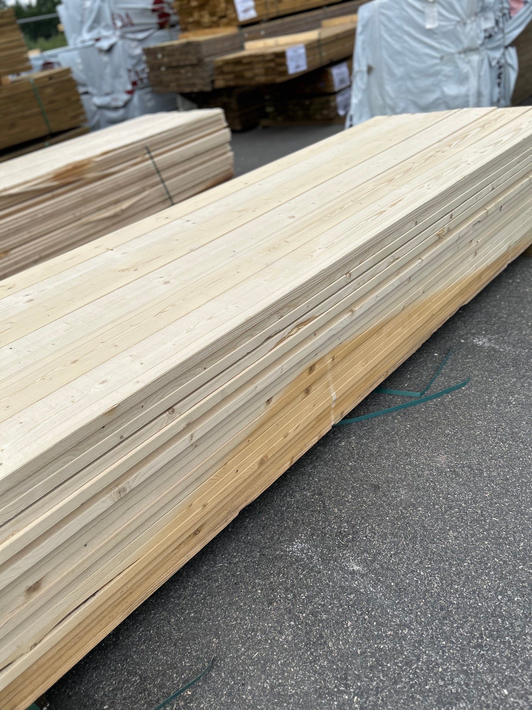 Paket Finsågade Brädor 28x170mm 3,30m 114st Obehandlade