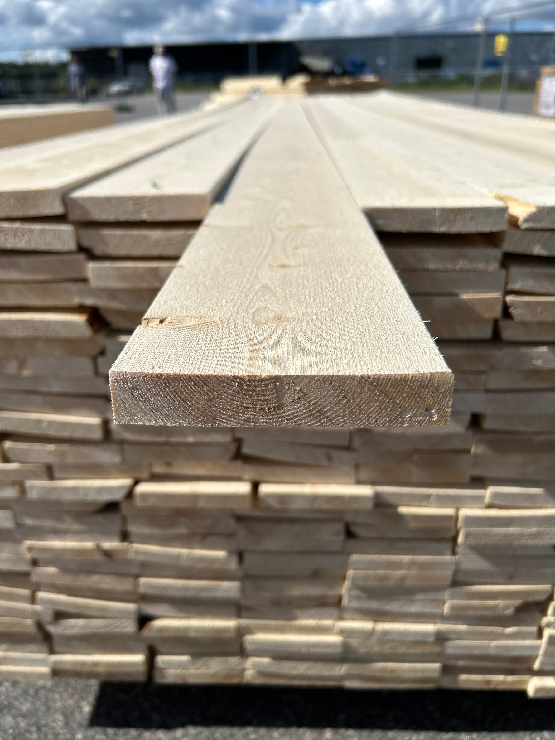 Paket Finsågade Brädor 22x120mm, 235st 4,20–5,40m (Andra sortering)