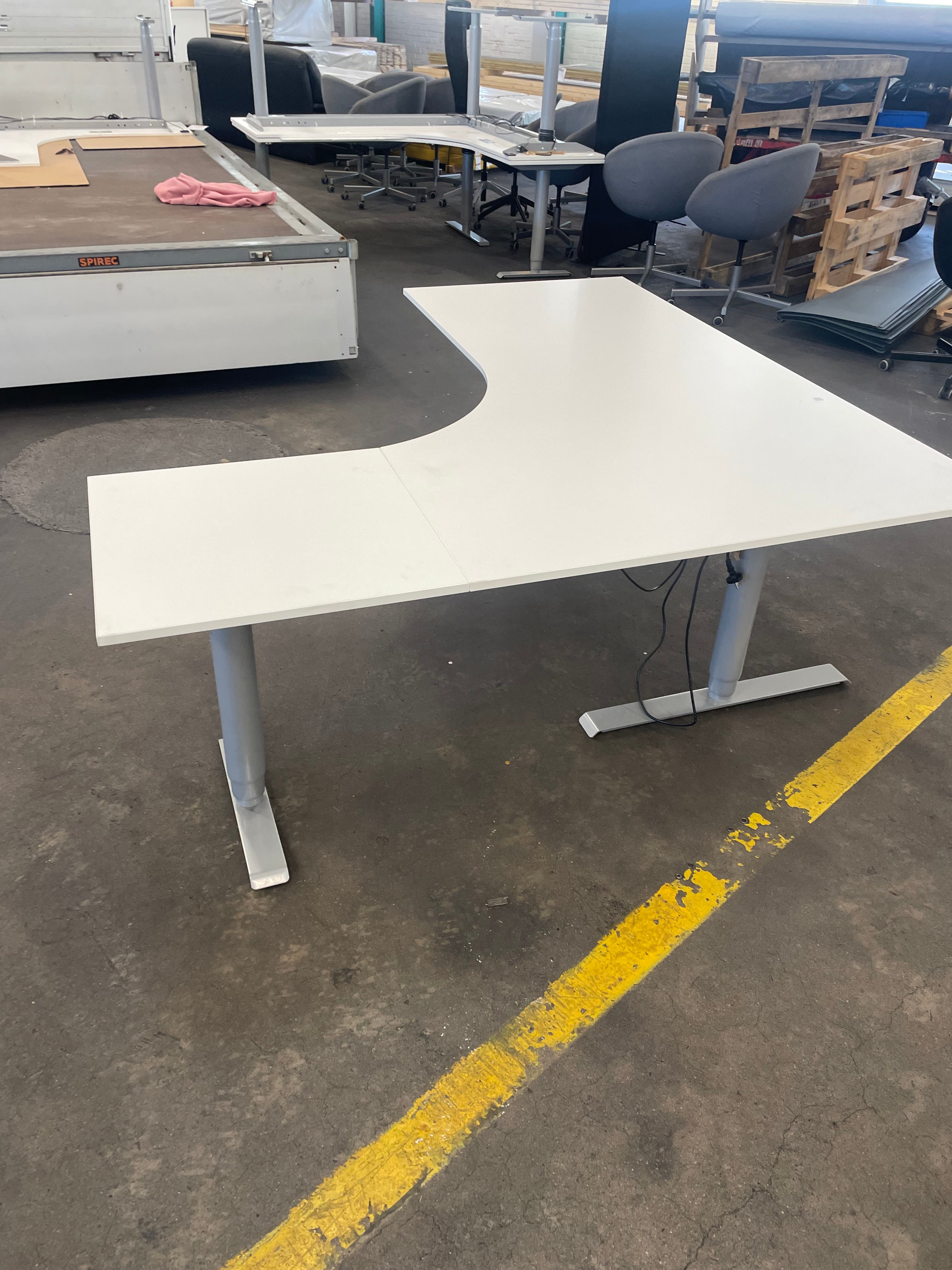 Skrivbord elektriskt höj och sänkbart