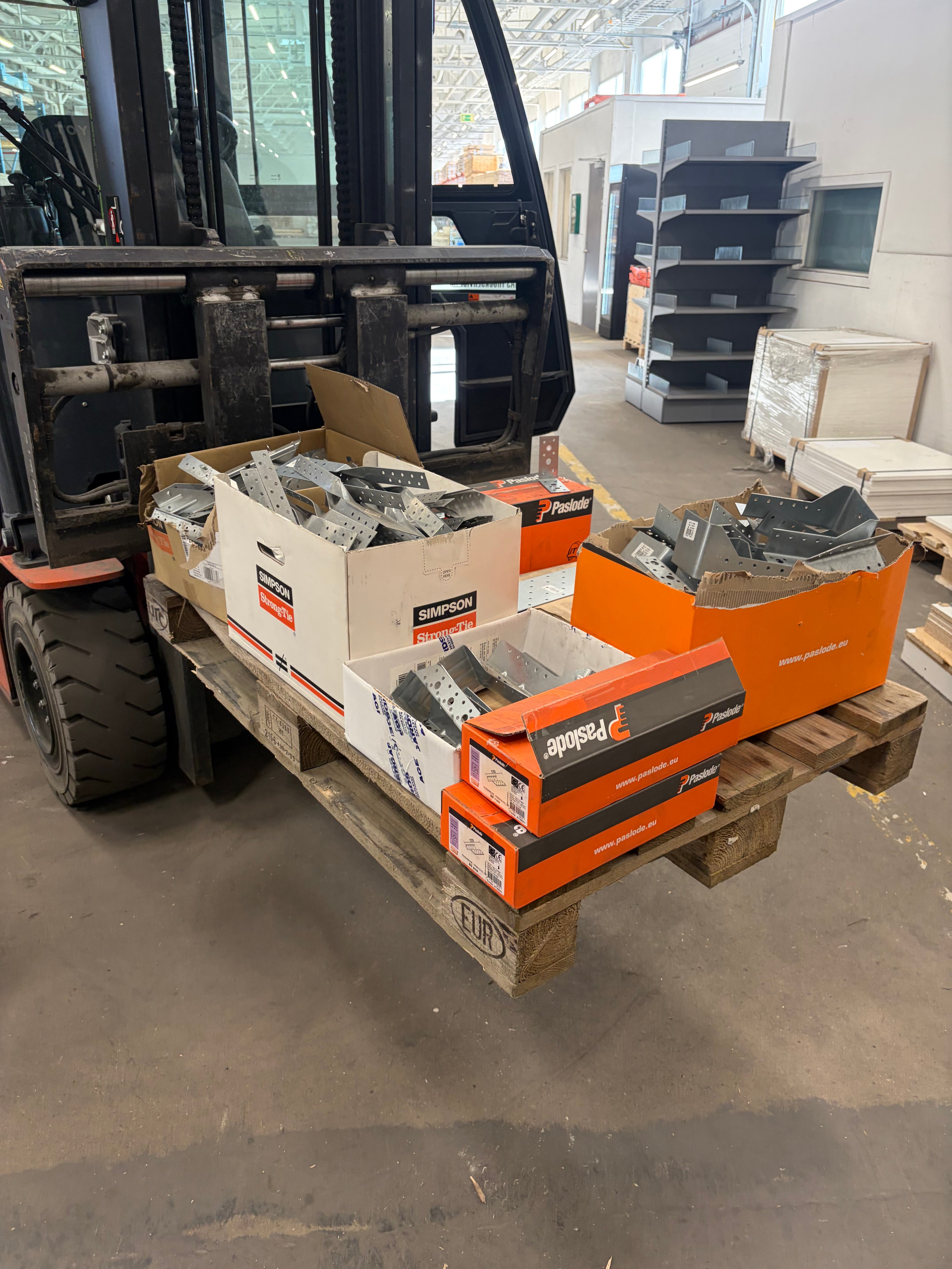 Pall med blandade beslag - 377 st