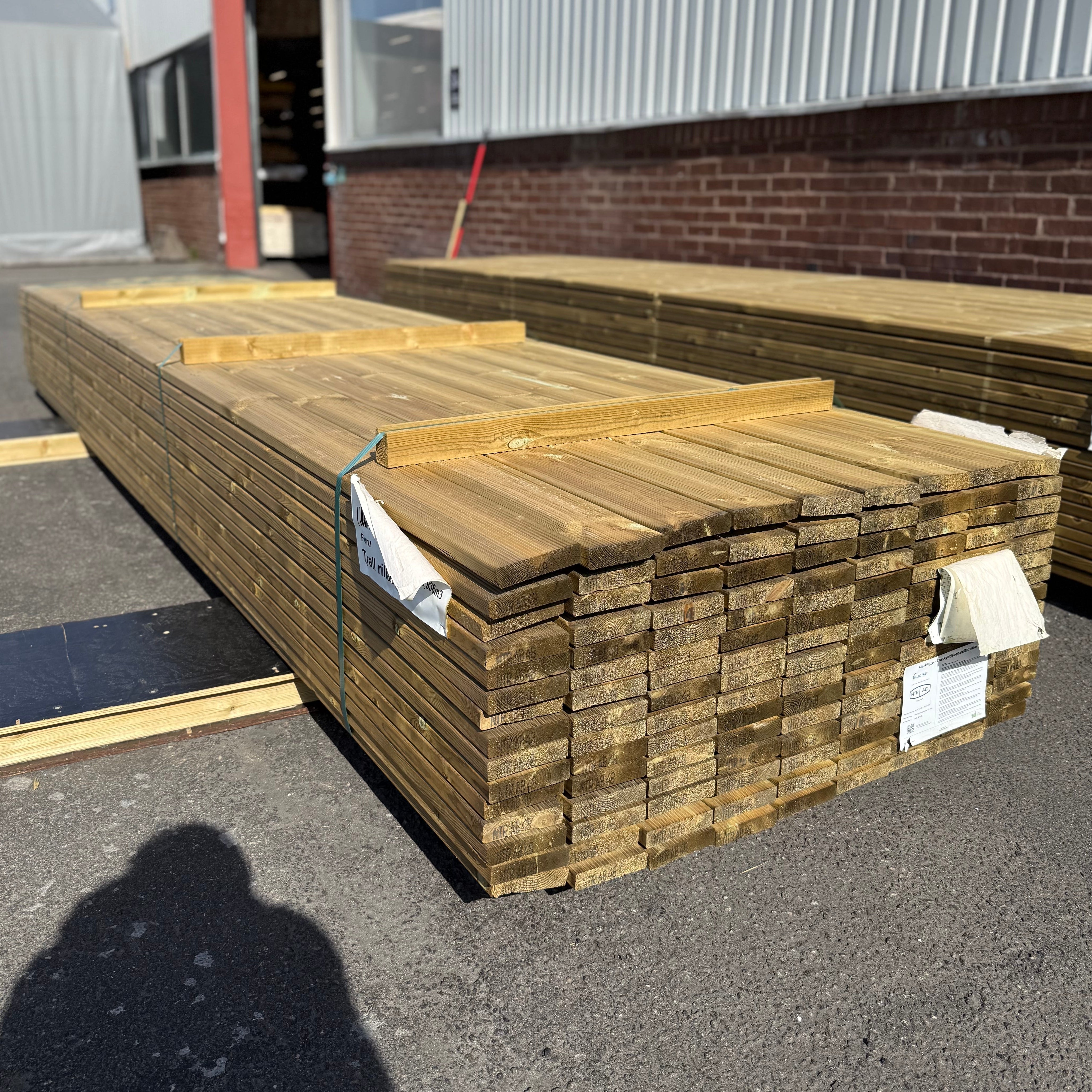 Paket Tryckimpregnerad Rillad Trall 28x120mm, 144st 4,80m