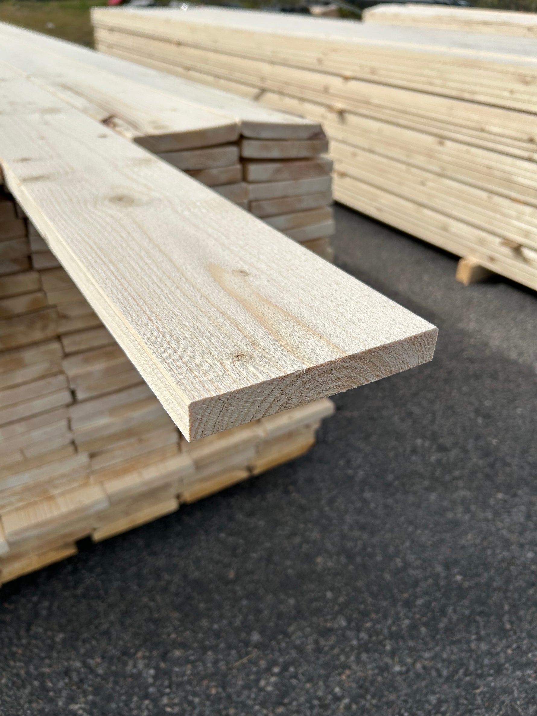 Parti Finsågade Brädor 22x145 mm – 4,20–4,80 m (Andra sortering)