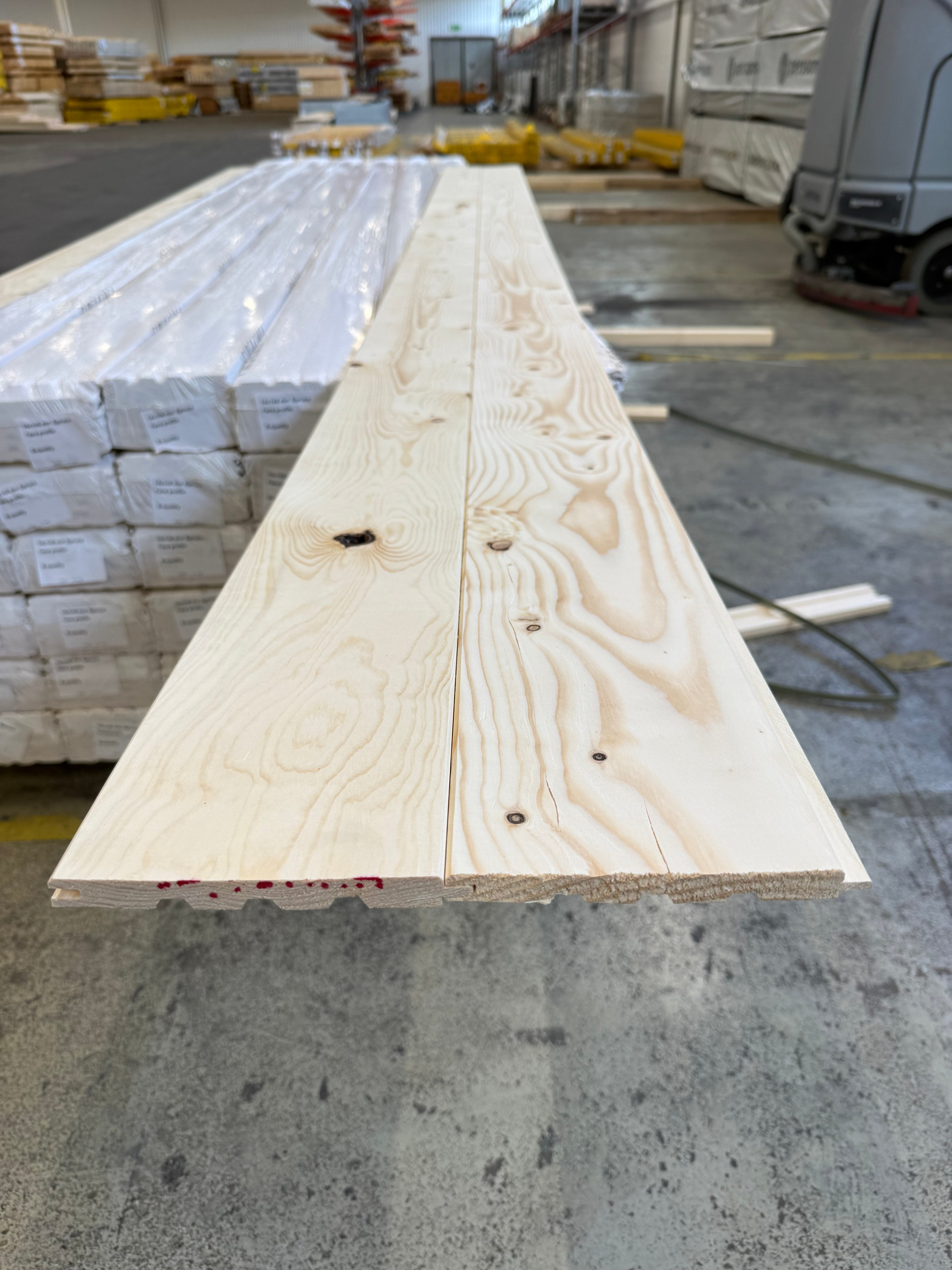 Innerpanel Fasspont 13,5x145mm – B-sortering (Gran, Obehandlad)