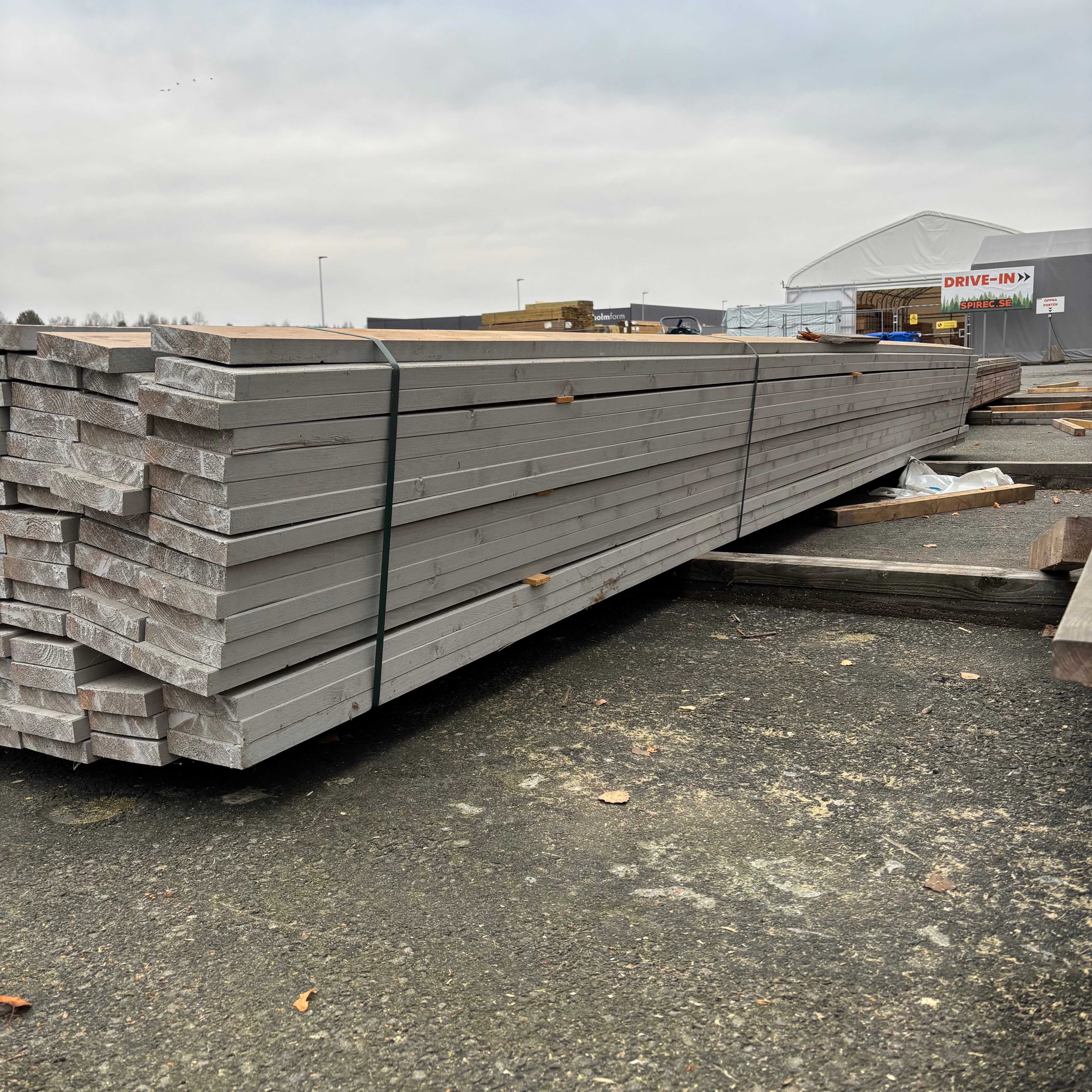 Paket Ytterpanel Finsågad 28x120mm – 136 st (5,40 m, Grå NCS S3000-N)