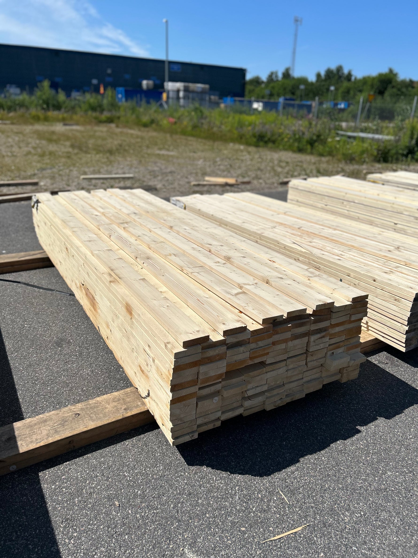 Paket Finsågade Brädor 28x120mm 3.0m 142st Obehandlade