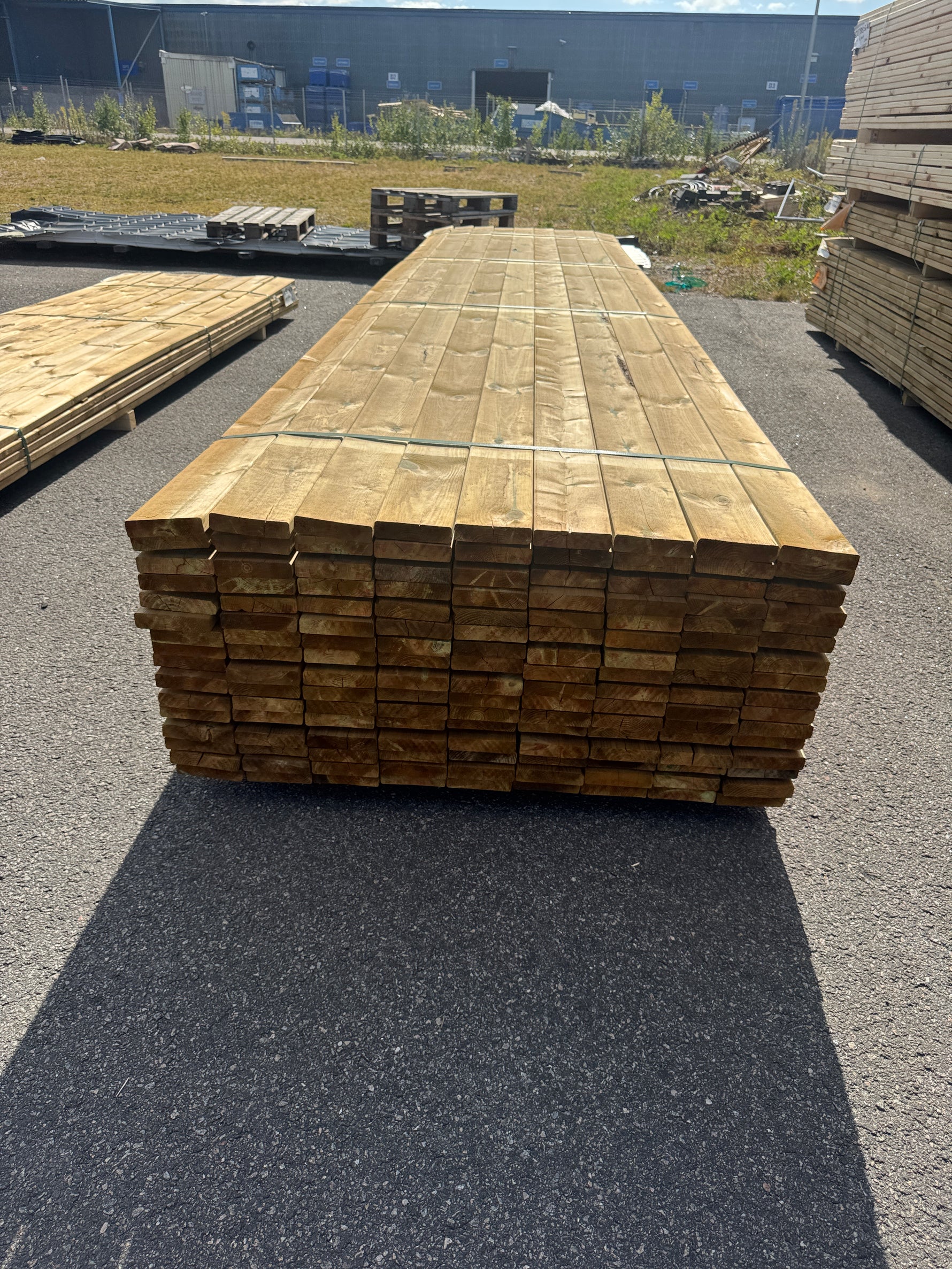 Paket Slät Trall 28x120 – 144st – 4.80 m – NTR AB – ANDRASORTERING