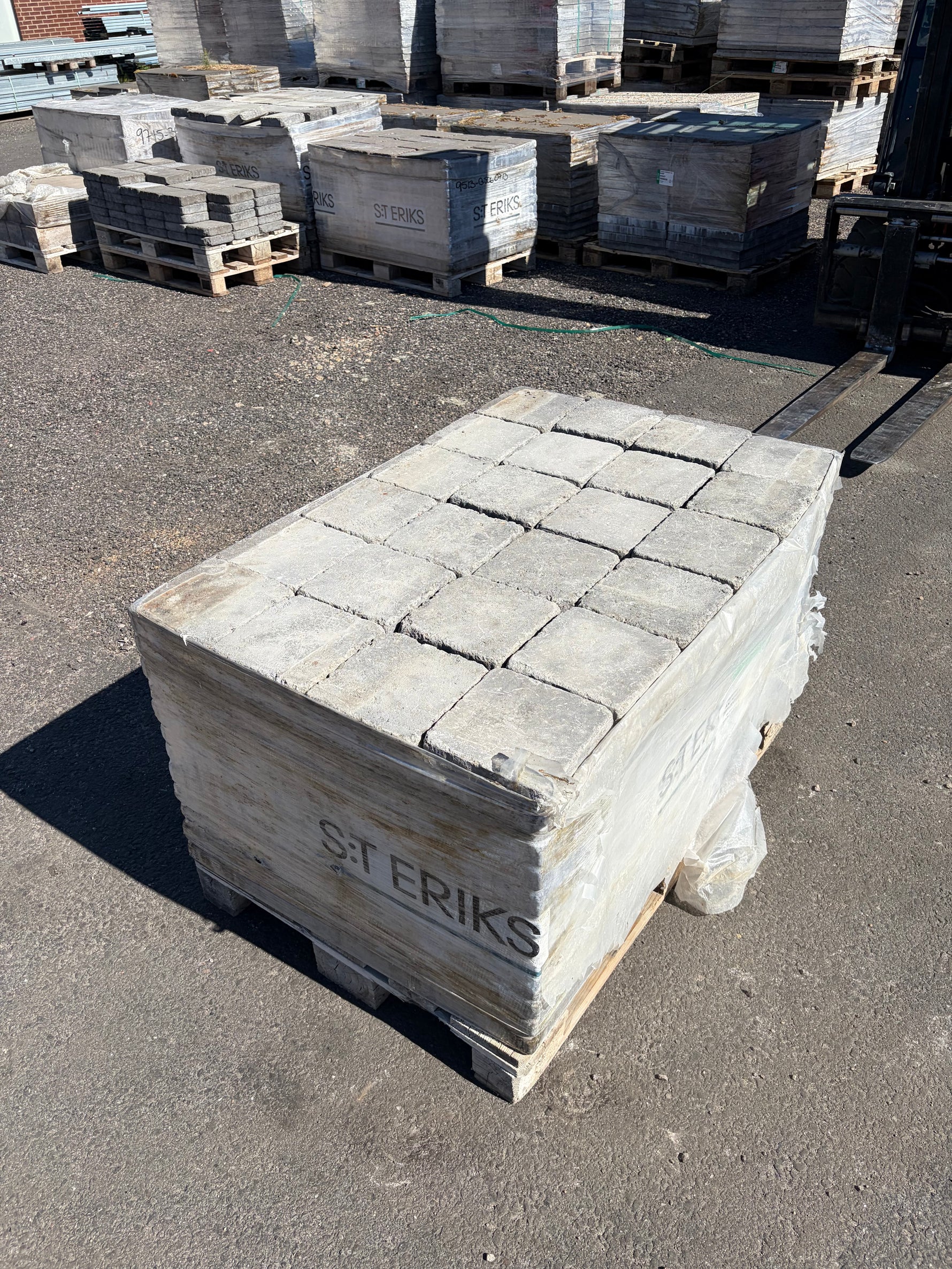 Rustik Marksten 200x200x50mm Antracit (Säljs per styck)