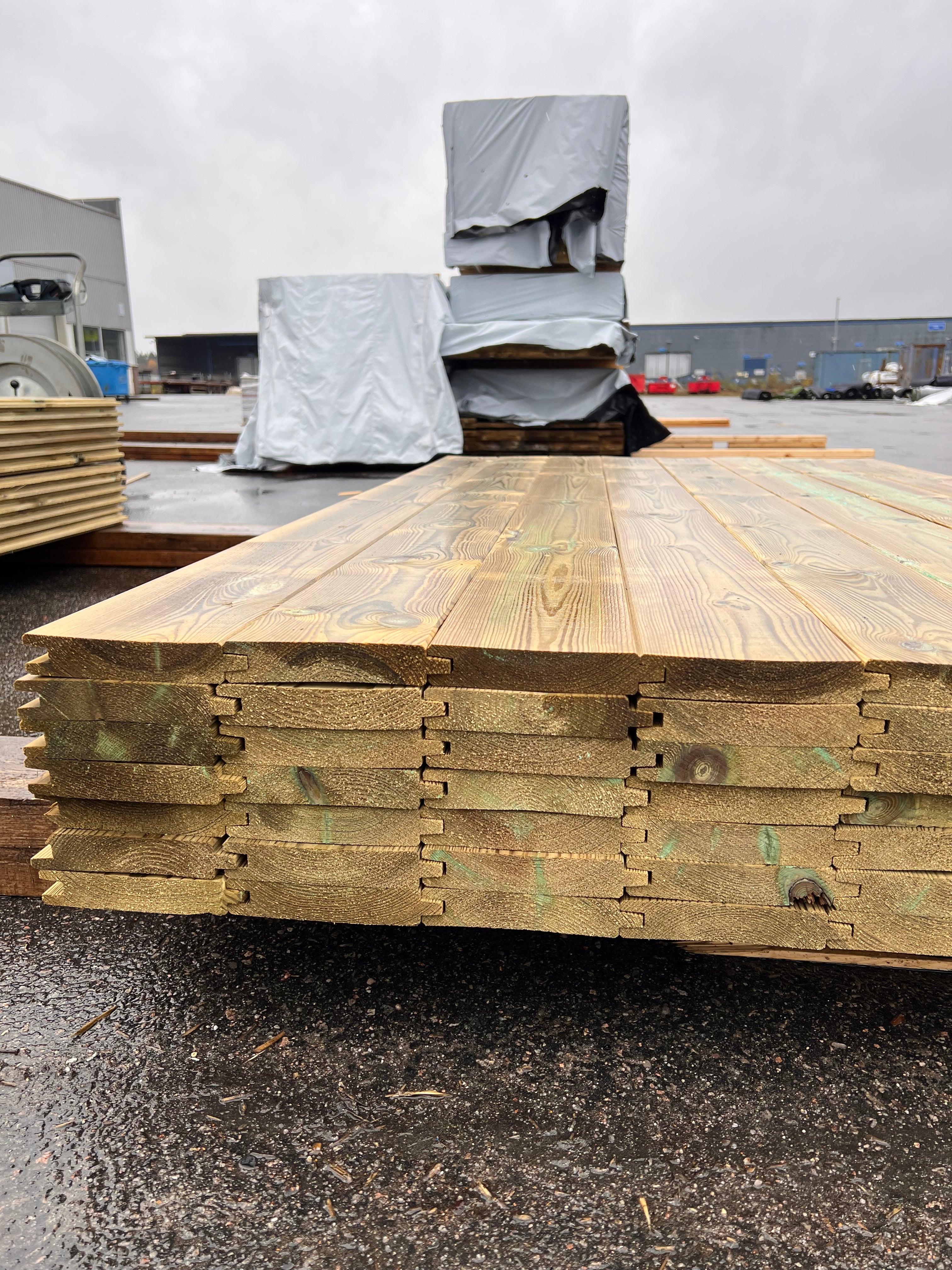 Paket Spontad Panel Hyvlad 27x145mm – 56 st 2.0m Tryckimpregnerad