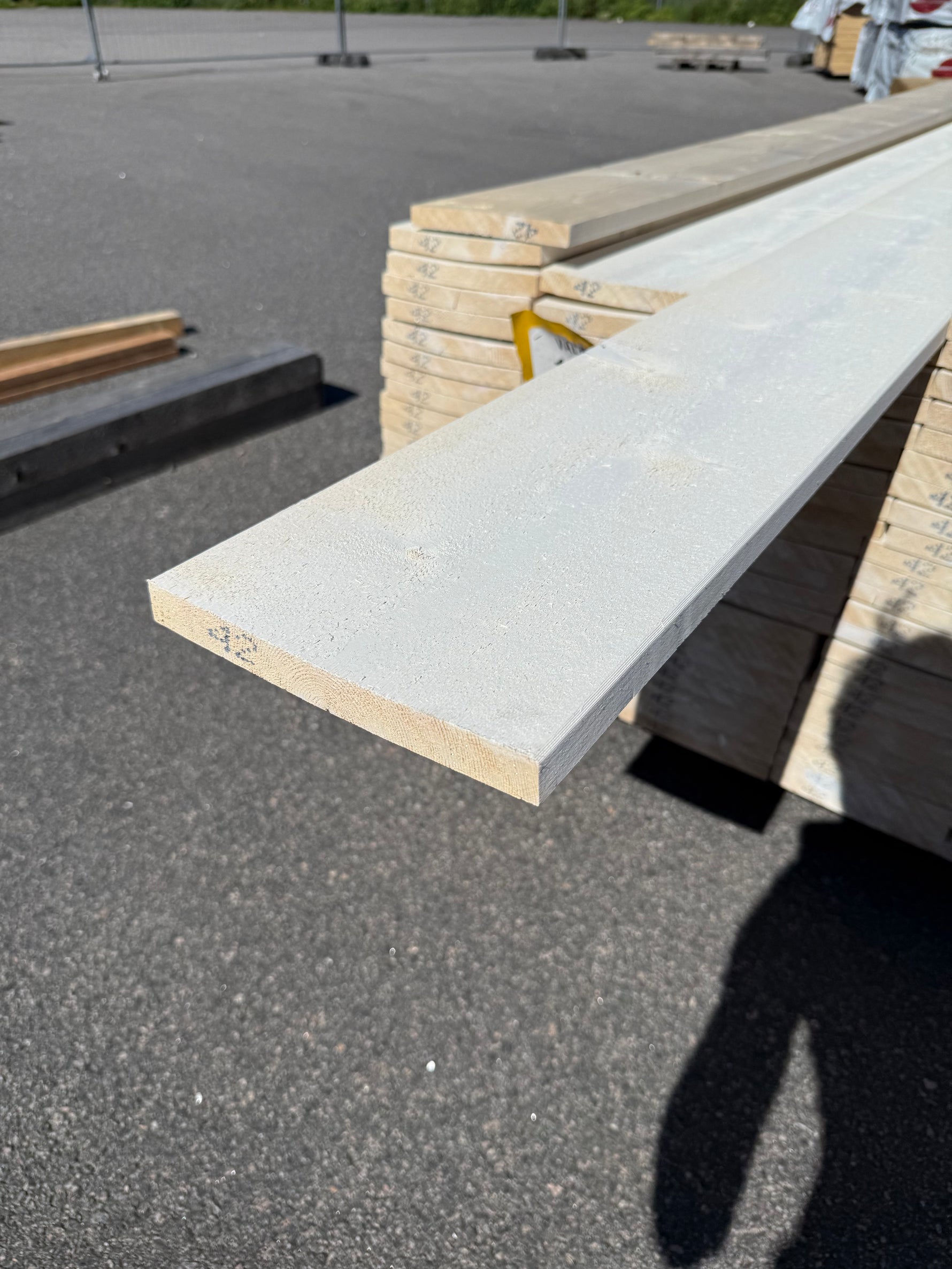Paket Finsågade Brädor 22x195mm 4.20m 121st Grundmålad
