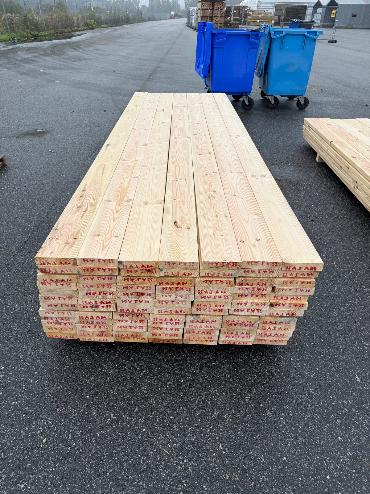 Paket Obehandlad Trall 36x148mm Furu 3,30–3,60m – 84st (Andra sortering)