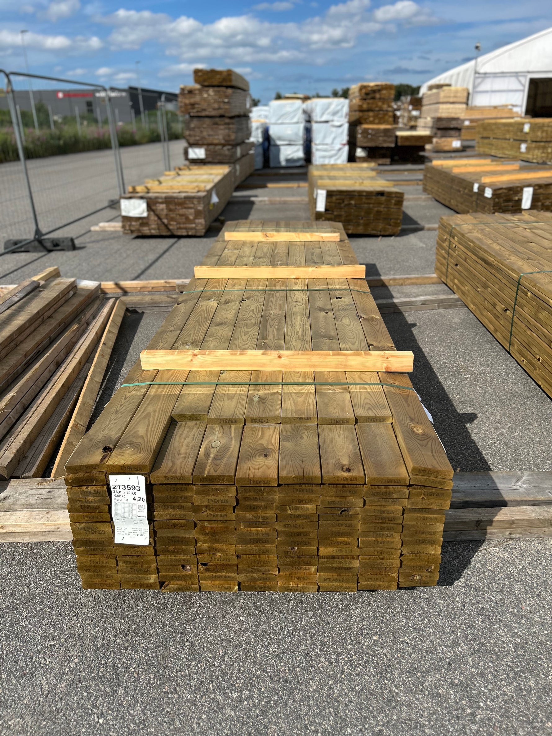 Paket Tryckimpregnerad Trall 28x120mm 3,90–4,20m 135st B-Sortering