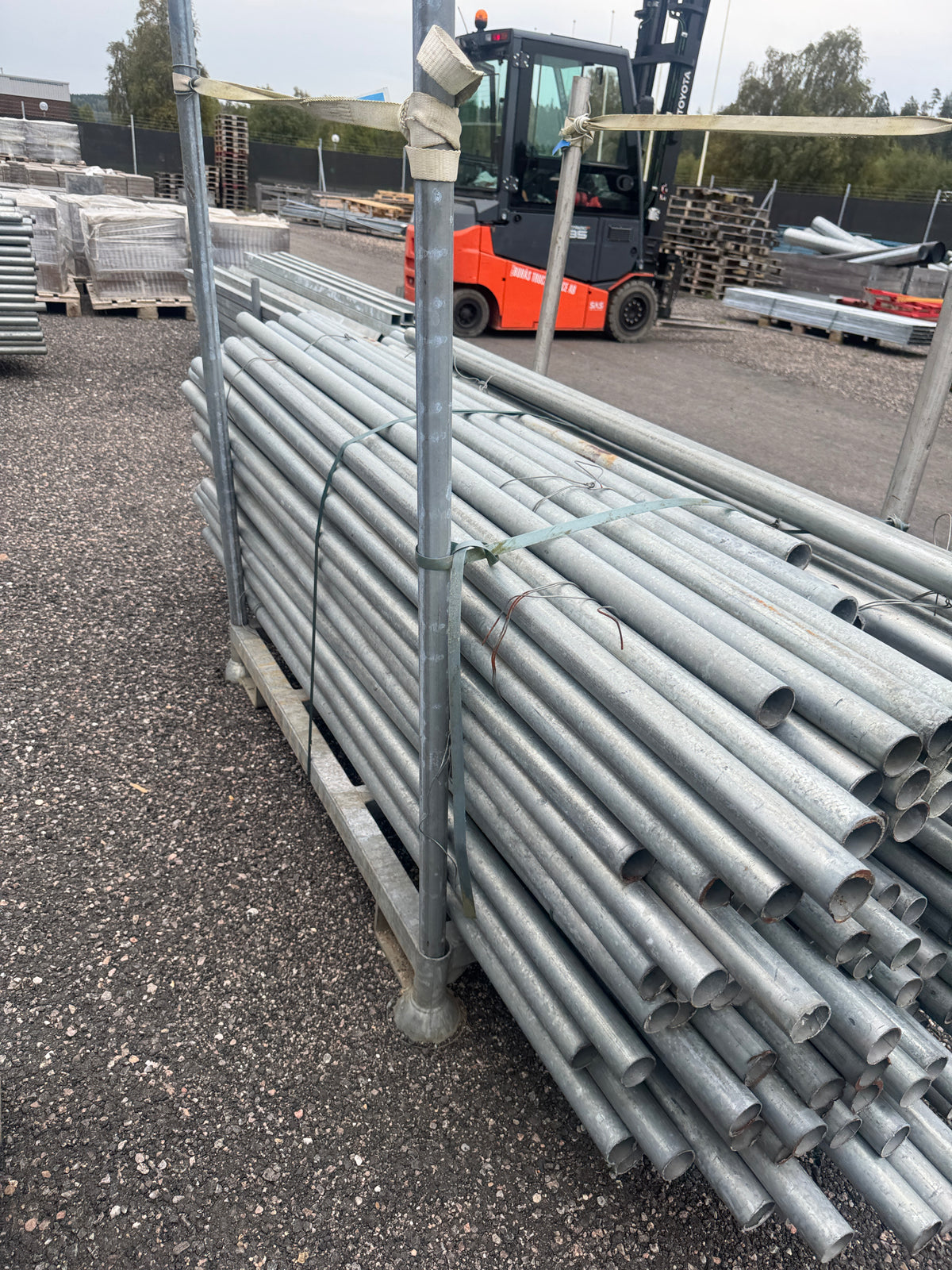 Pall Galvade Stålrör Ø44mm – ca 2,0m – ca 200st