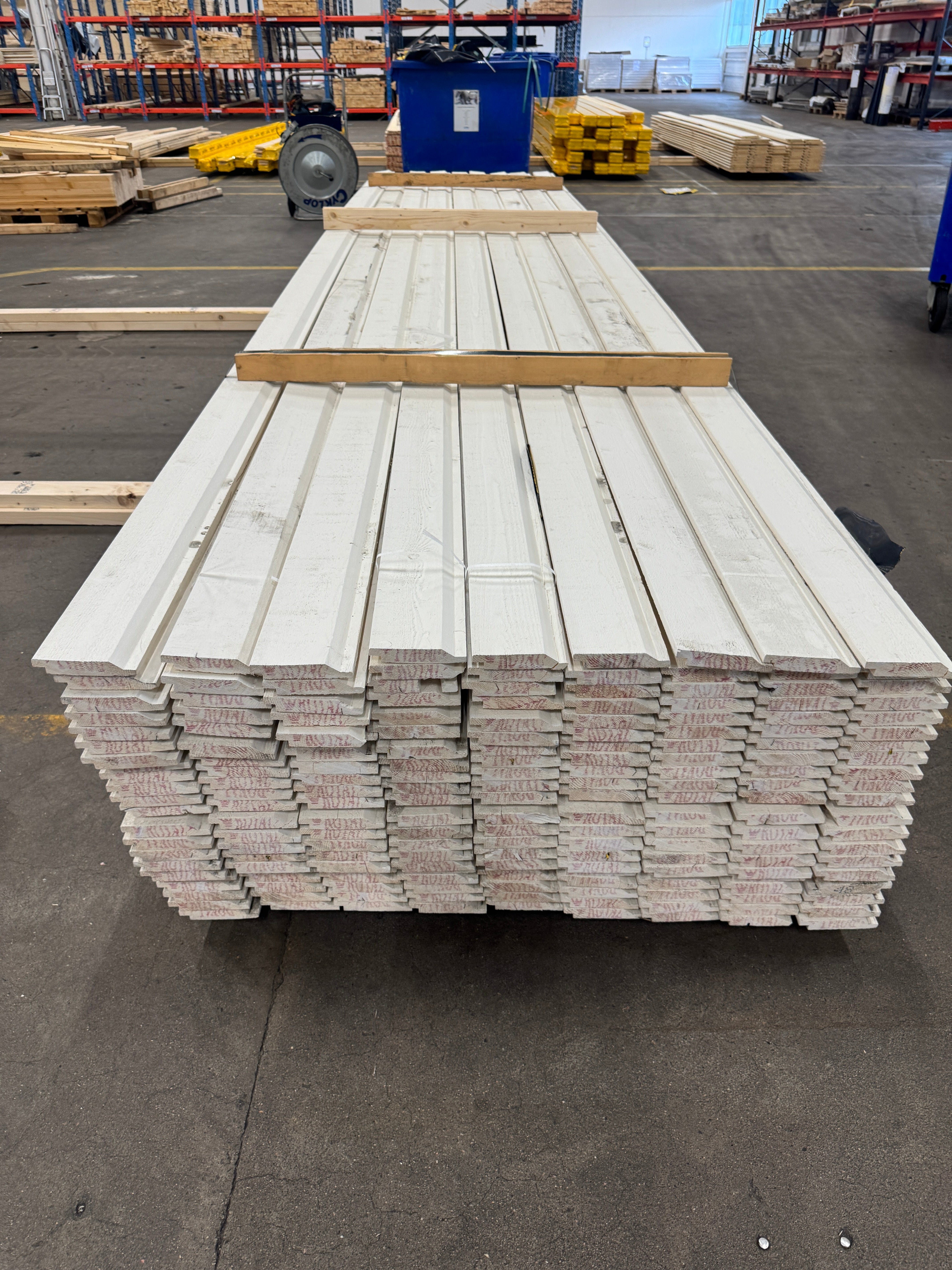 Paket Ytterpanel Enkelfas Halvspont 22x120mm – 164 st (4,80–5,40 m, gran, vitmålad)
