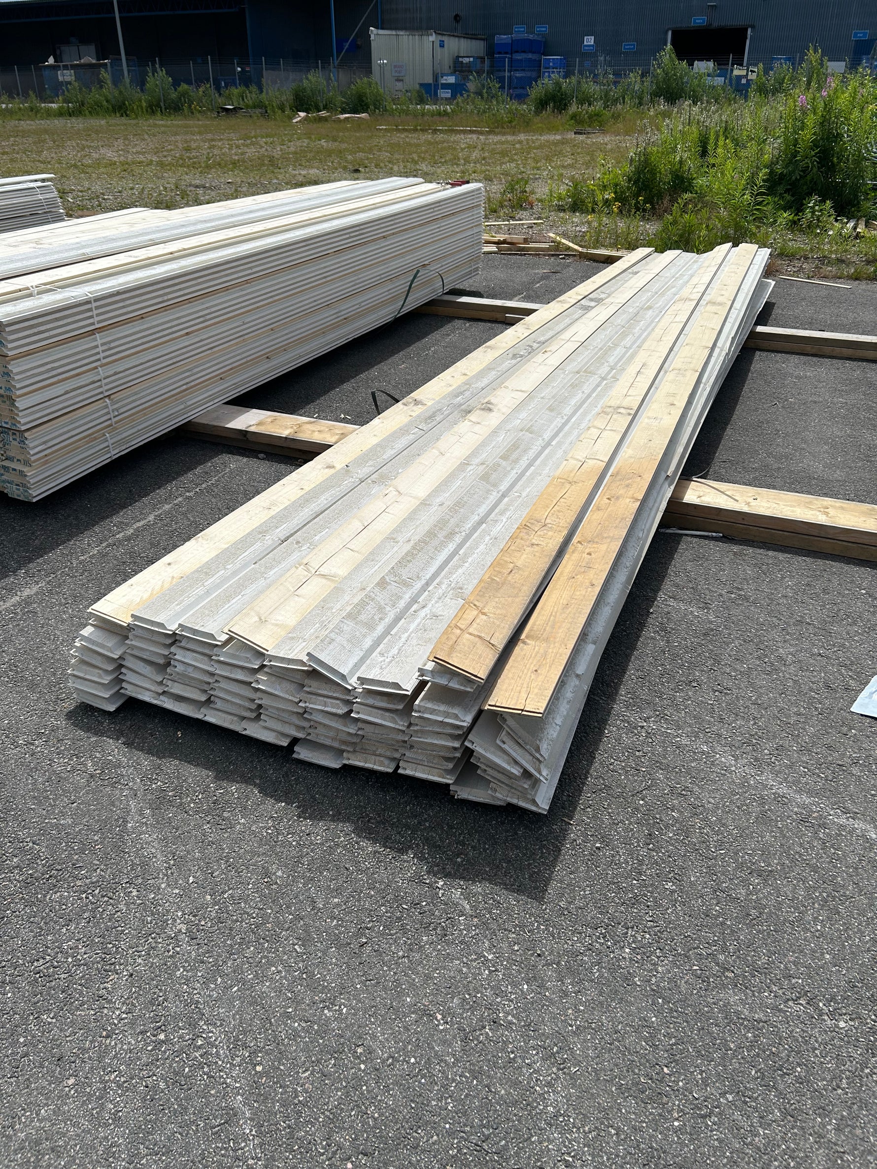 Paket Enkelfas Ändspont 22x120mm 65st 5.40m Grundmålad
