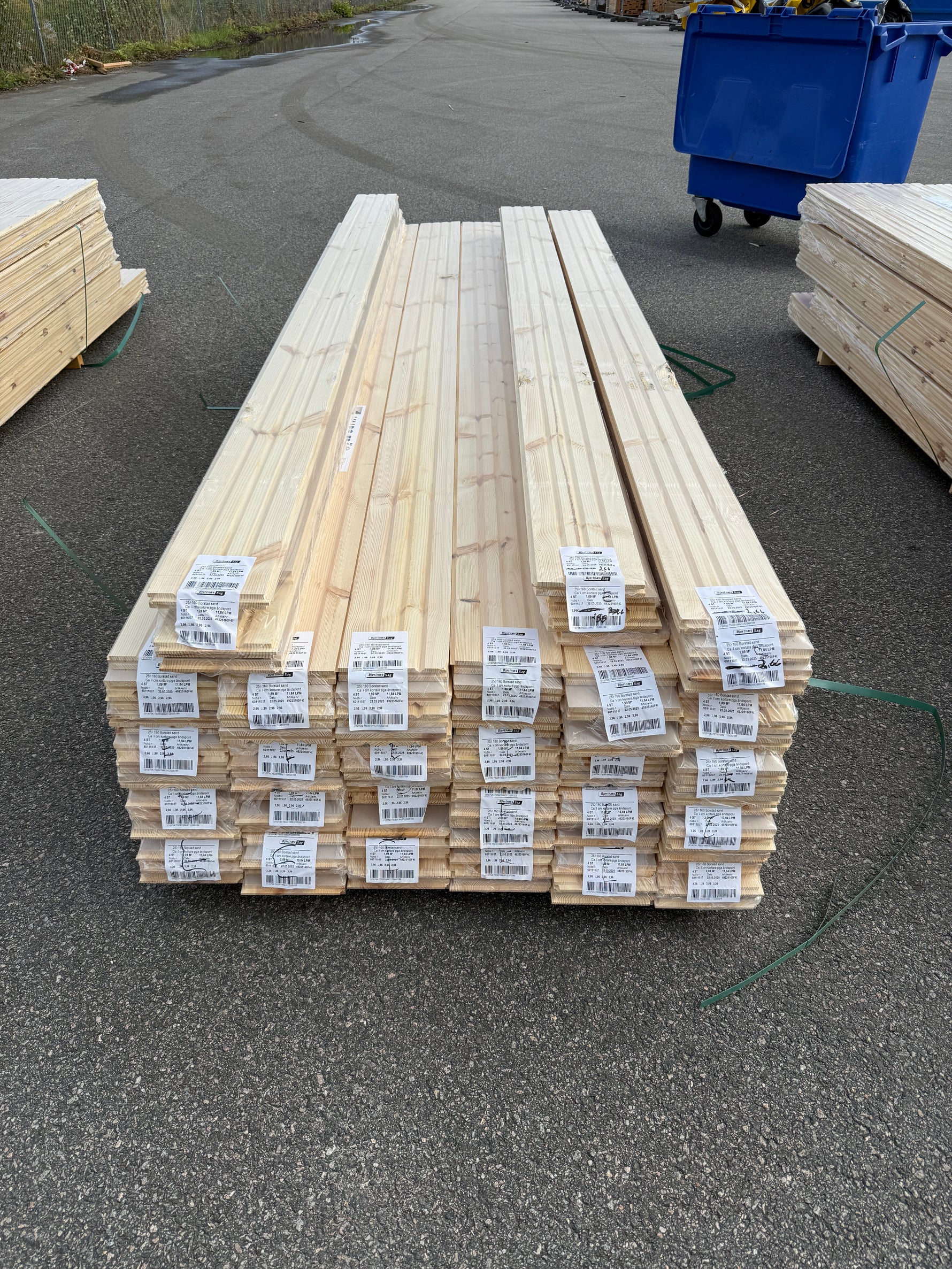 Parti Massivt Furugolv Borstad Ljusgrå Ekonomi 25x160 mm – 51,92 m²