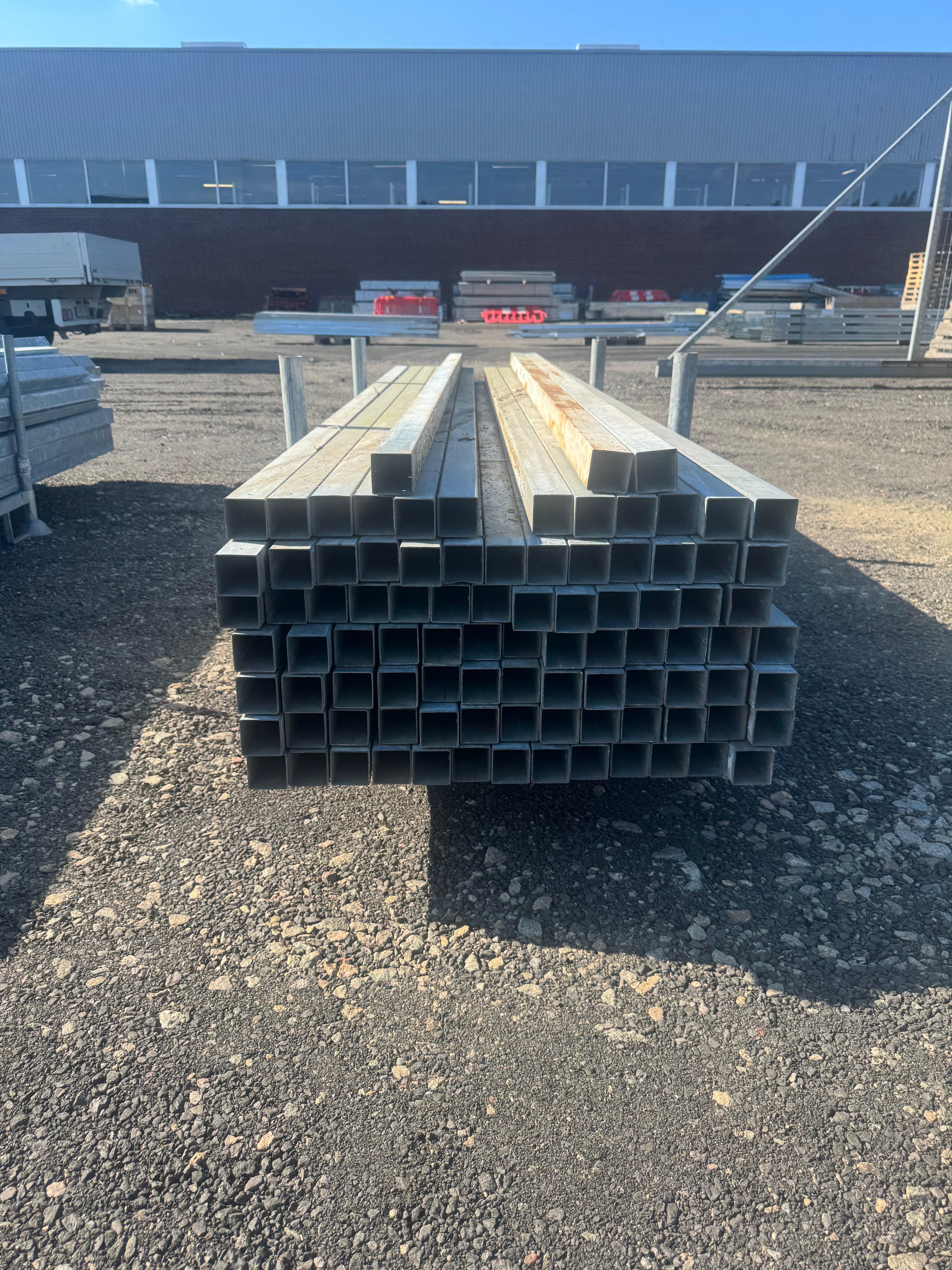 Staketstolpar 50x50mm rostiga 93st