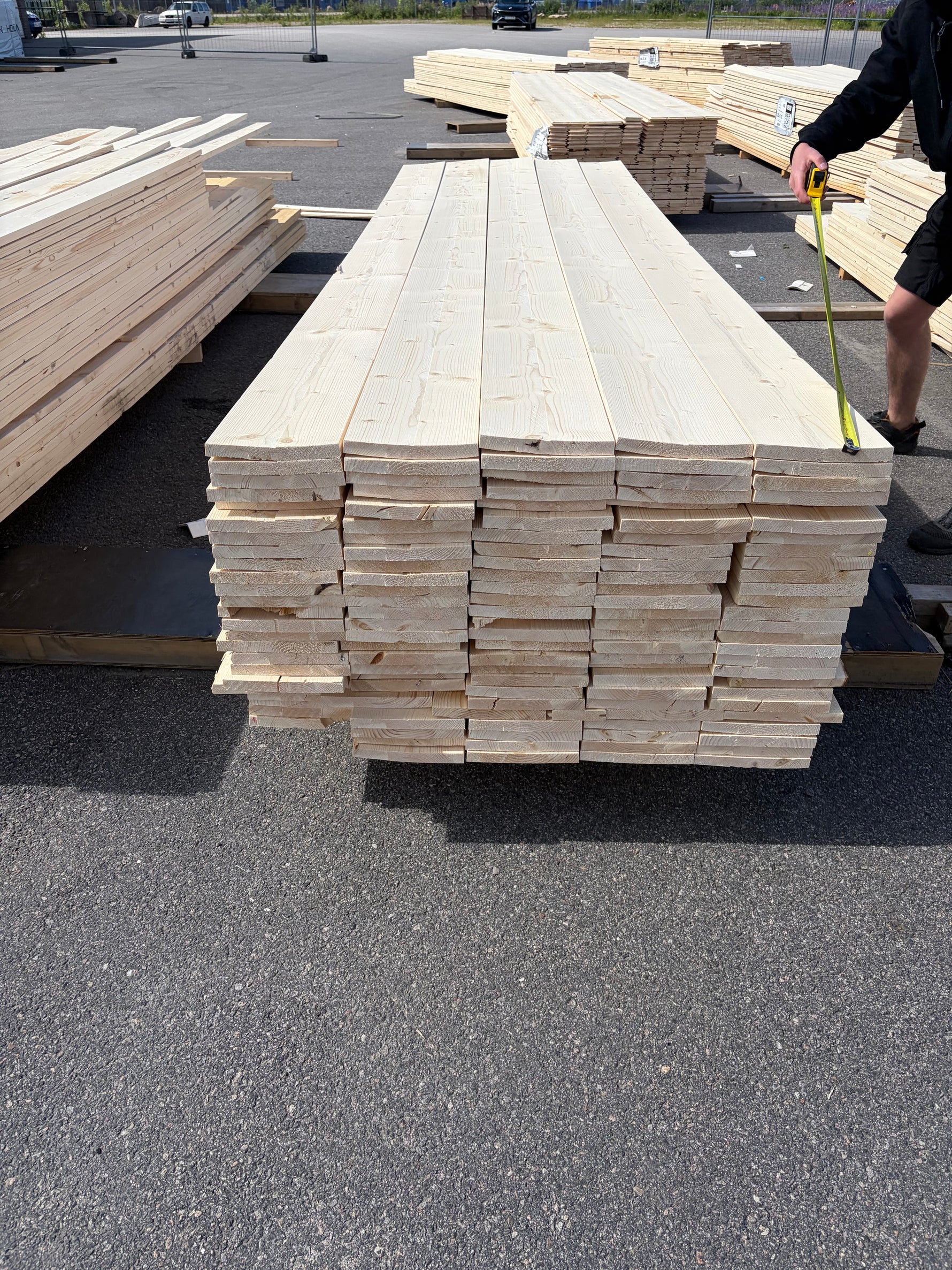 Paket Finsågade Brädor 22x195mm, 130st 3,60–4,20m (Andra sortering)