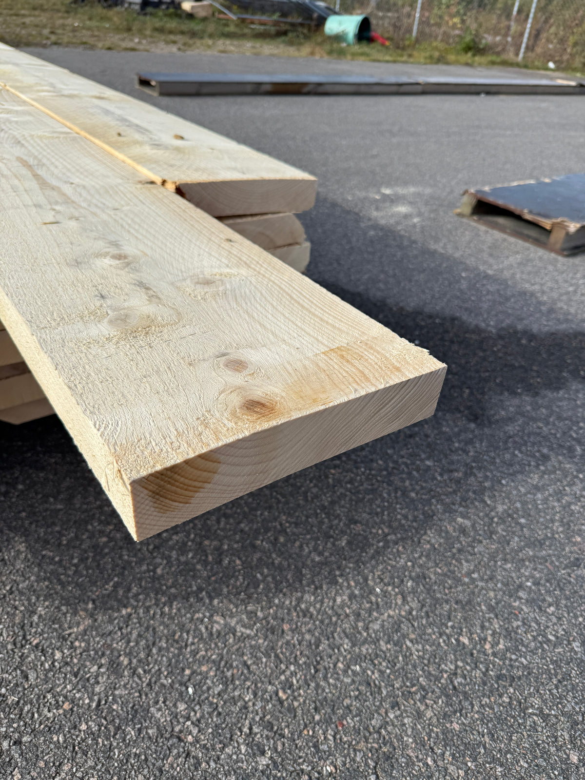 Paket Ohyvlade Reglar 47x250mm (3,90–4,20m) 28st- Fuktskadat