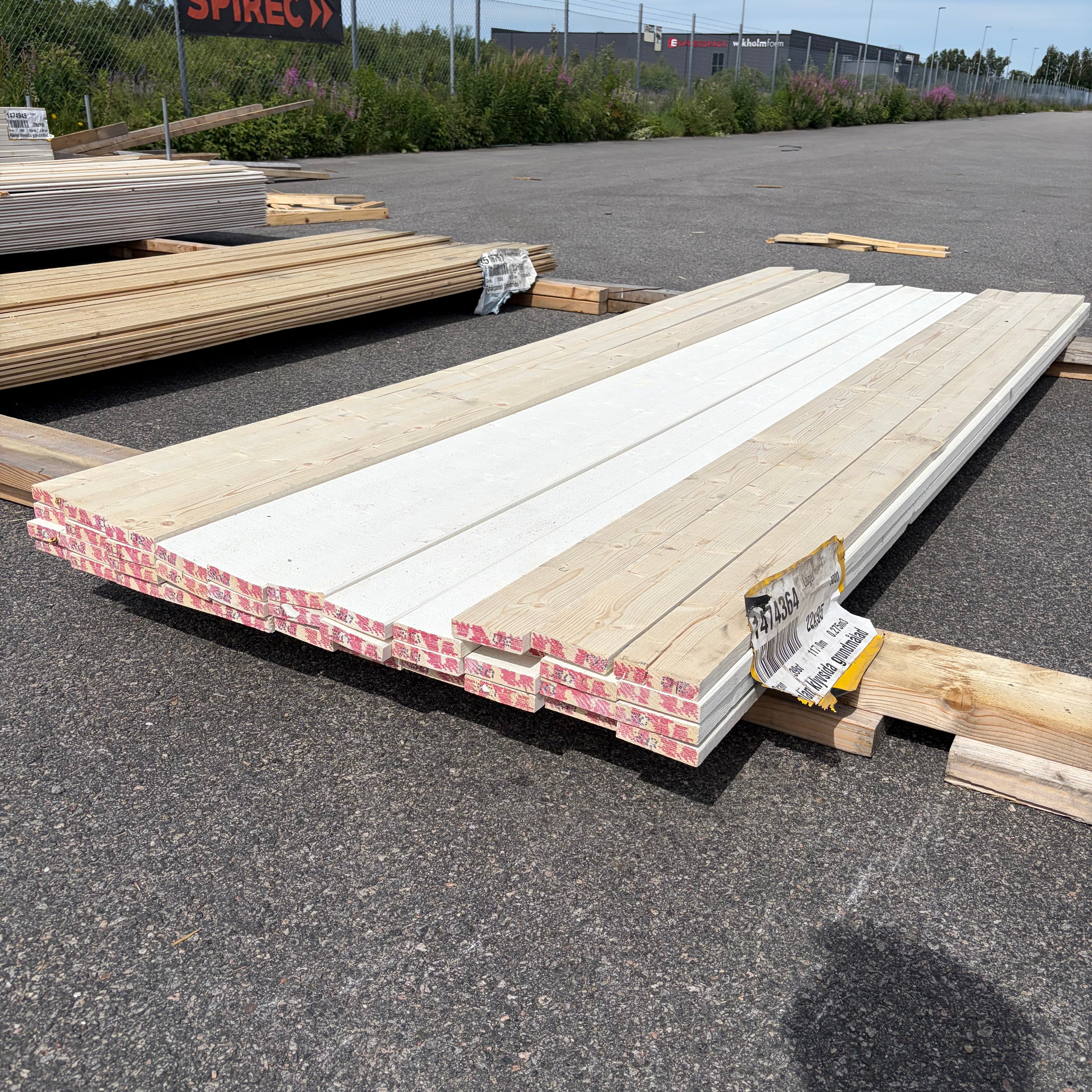Paket Finsågade Brädor 22x95mm, 39st 3.0m Grundmålad
