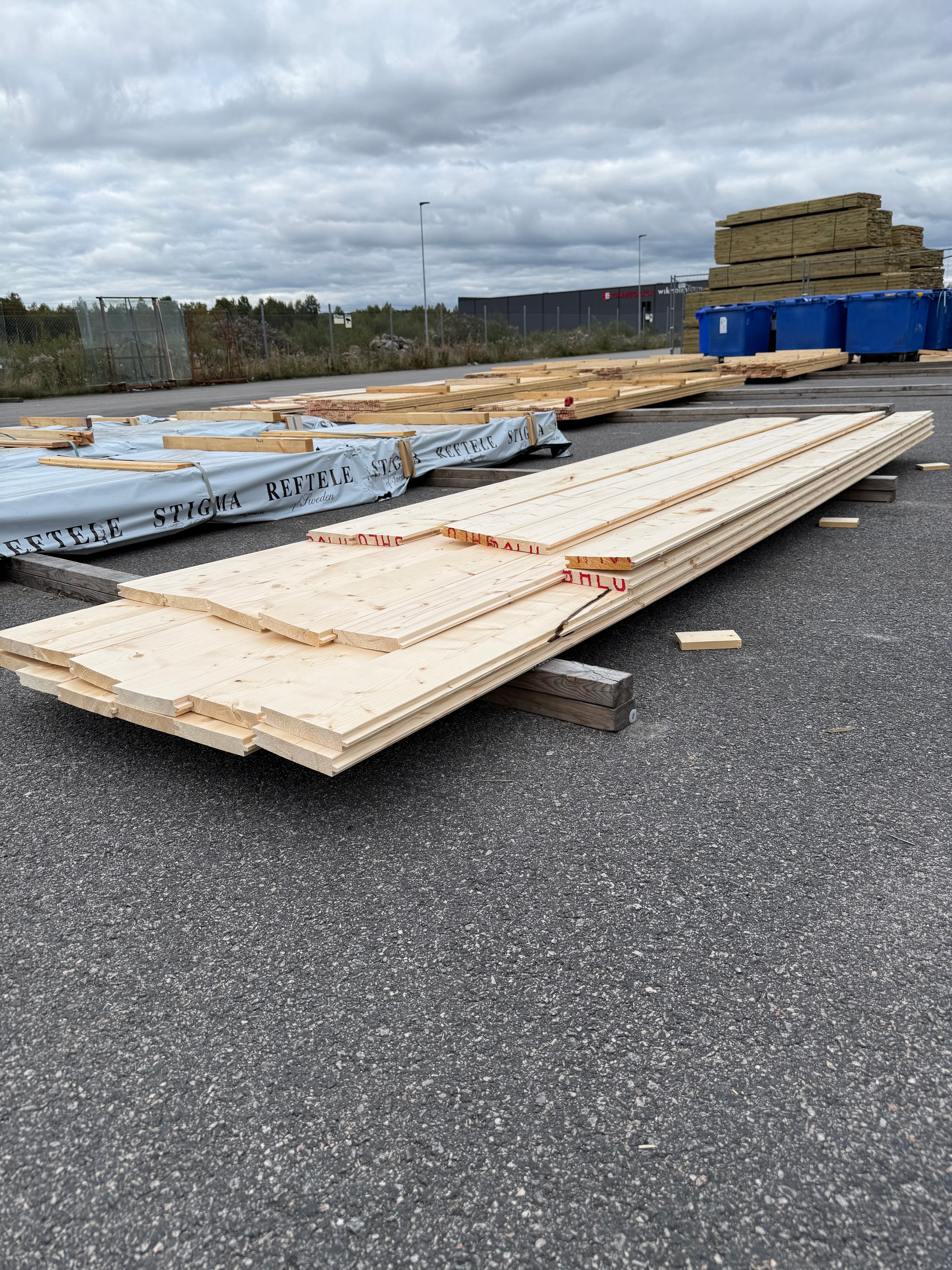 Paket Panel Turbofas utan spår 29x170mm – 23 st (3,30–4,20 m, gran, utskott)