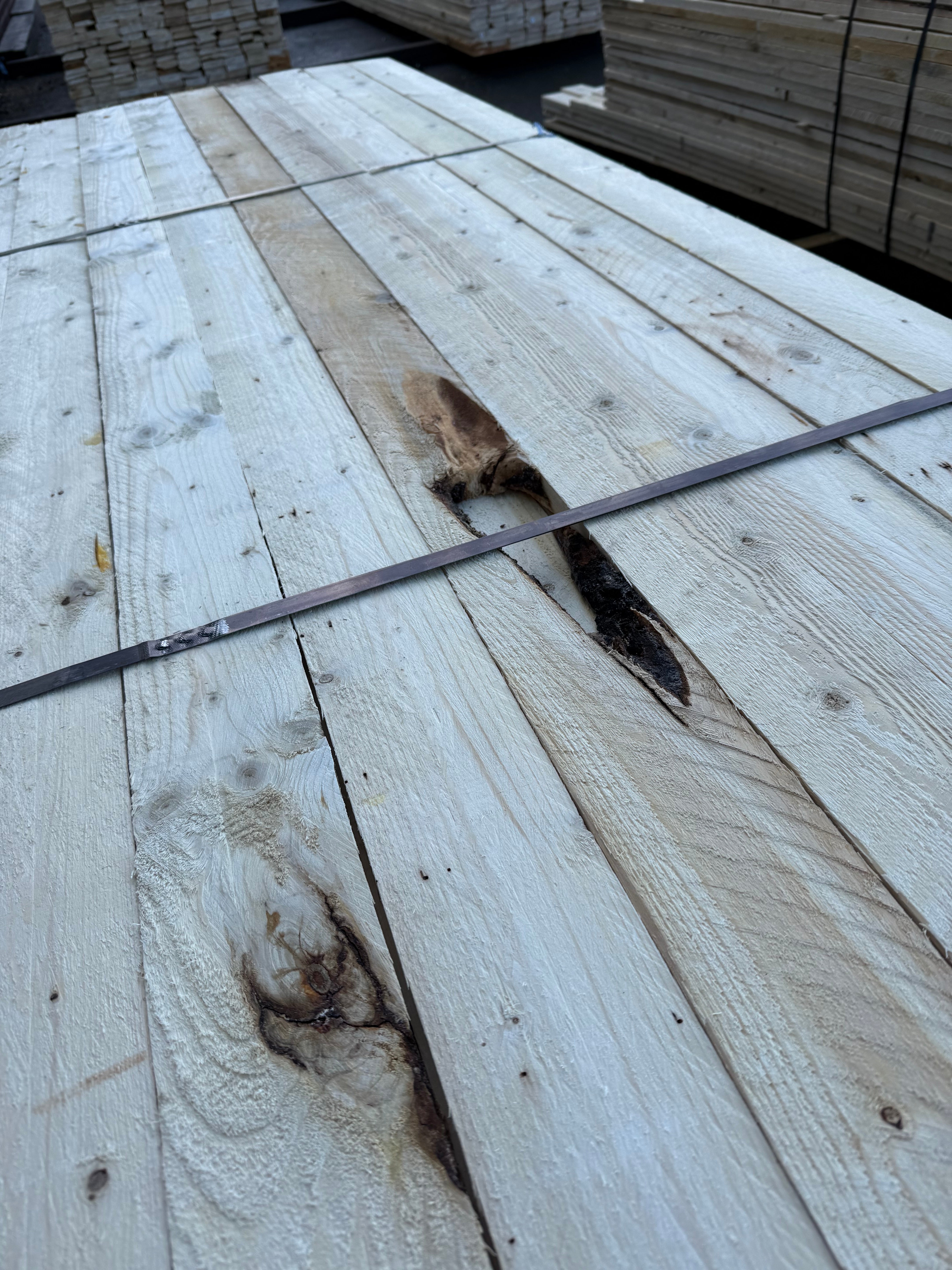 Paket Brädor 22x100mm Råsågade – 240 st (3,6–5,4 m, gran, obehandlad)