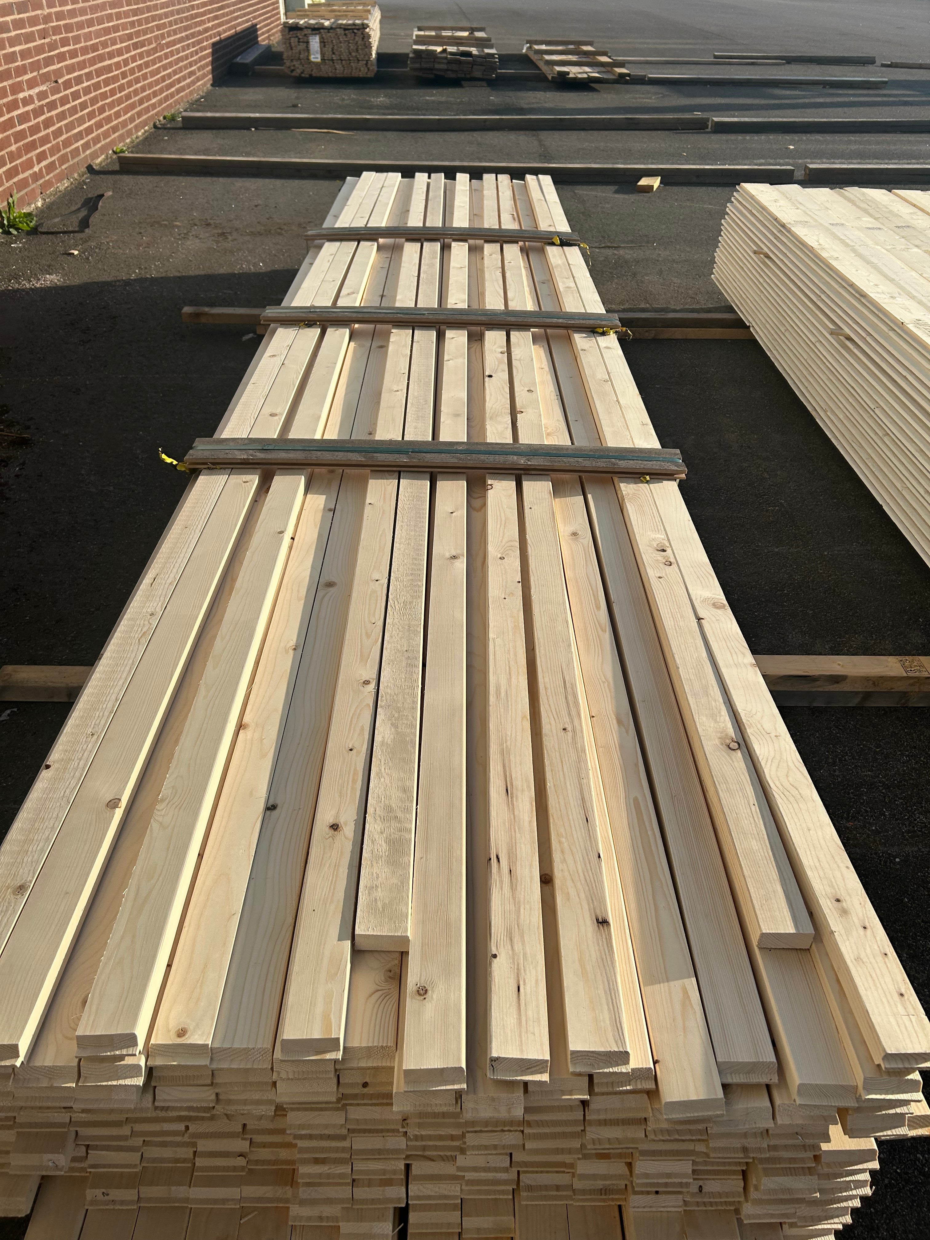 Paket Glespanel 28x60 – 200st (4.50 m) – Ändspontad – Obehandlad