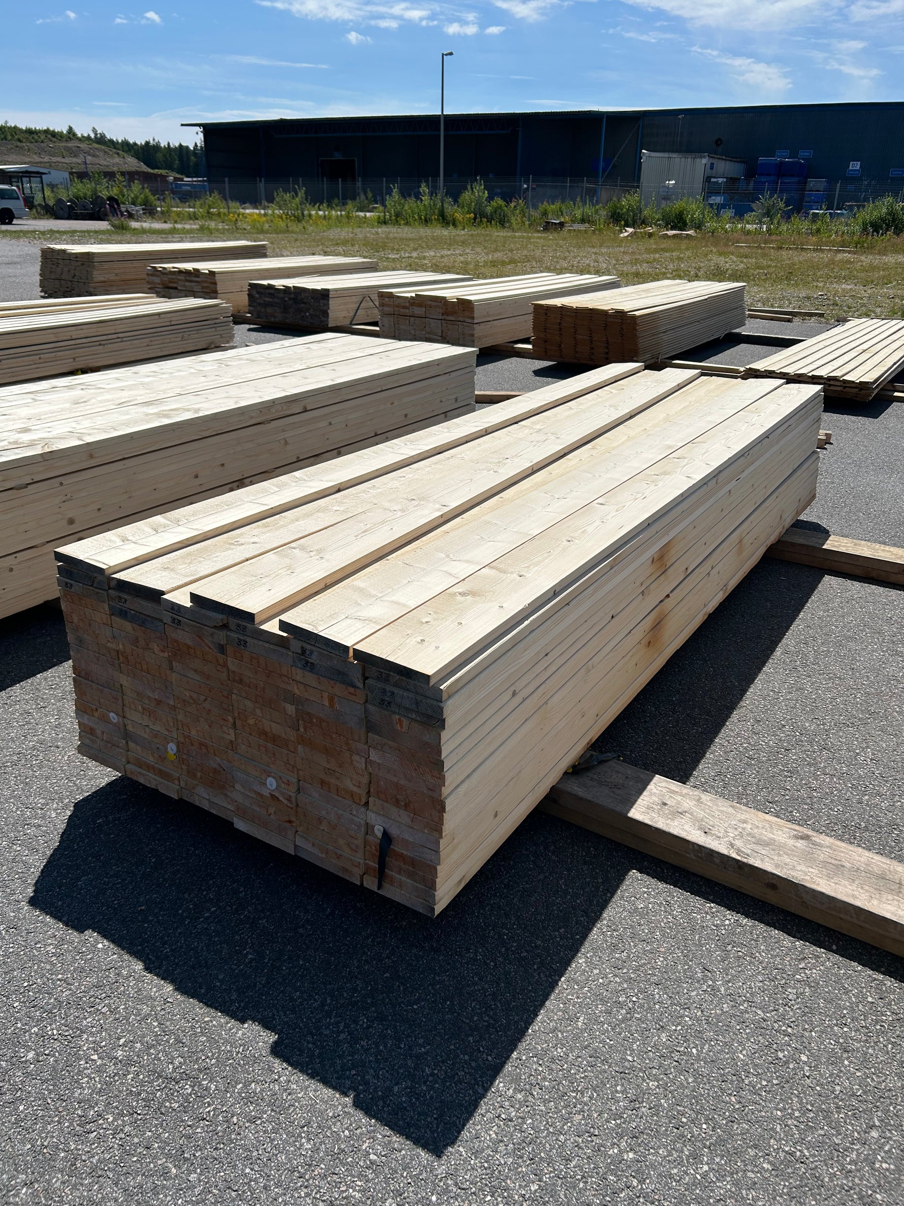 Paket Finsågade Brädor 28x170mm 106st 3.30m Obehandlade
