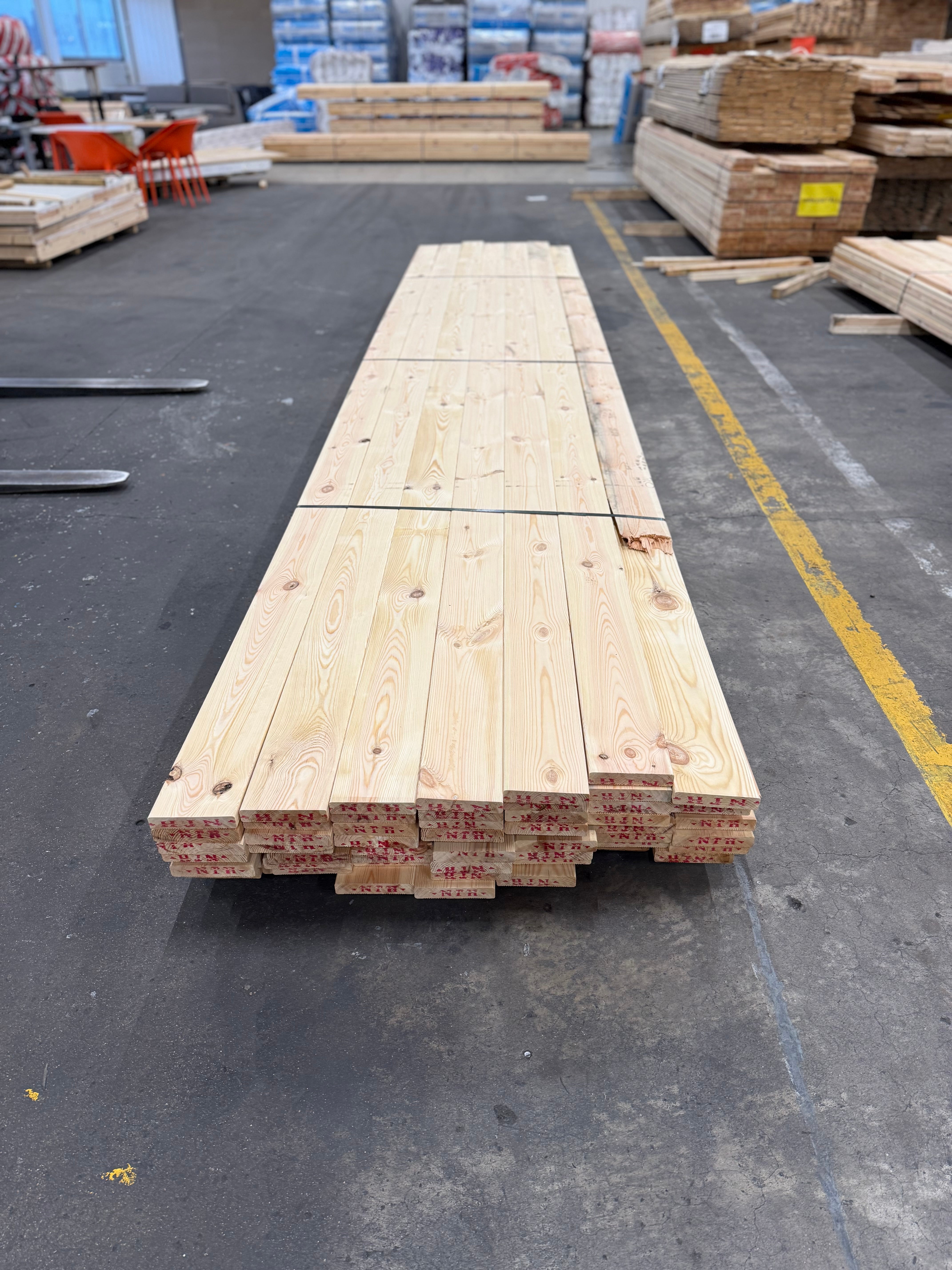 Paket Hyvlade Rillade Brädor 27x145mm (Furu) B- sortering