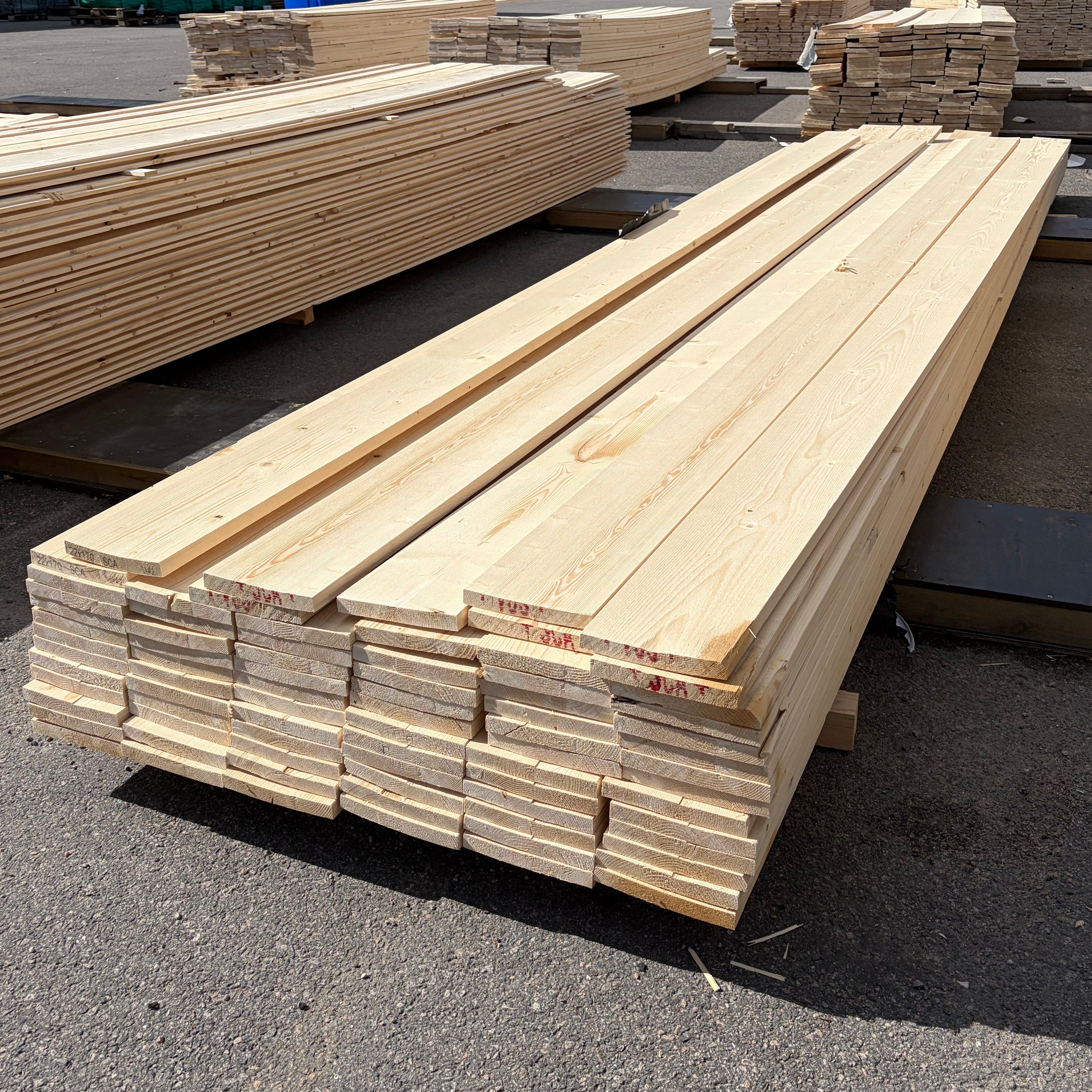 Paket Finsågade Brädor 22x170mm, 77st 4,20–5,40m (Andra sortering)
